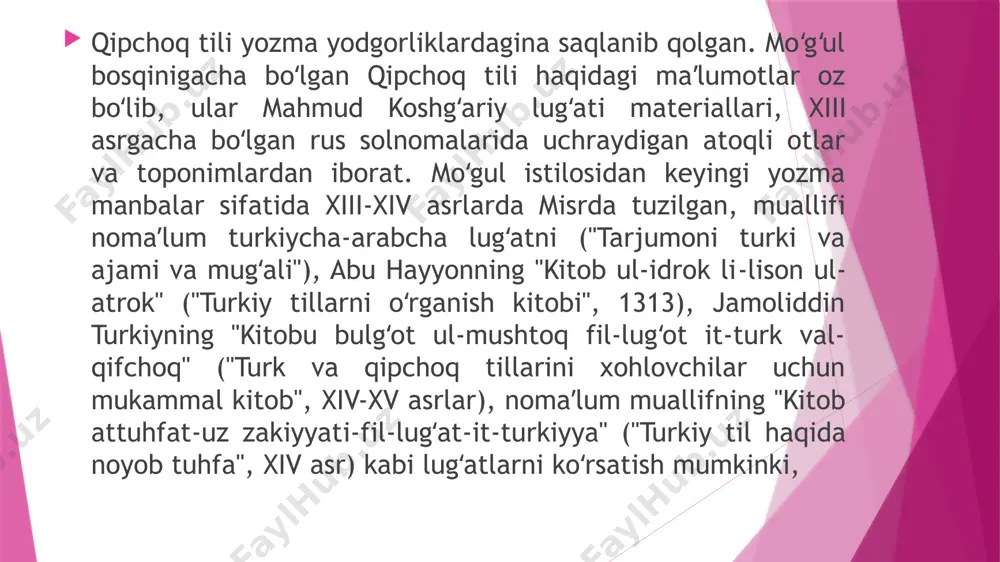kiy tarjimasi beriladi. shuning uchun fasllarning tuzilishida so‘zning arab tilidagi shakli inobatga olingan. masalan, ilk hamzali so‘zlar bo‘limida arab tilida hamza bilan boshlanuvchi so‘zlar nazarda tutilgan. bu prinsipning turkiy so‘zlikka ko‘pda ziyoni yo‘q. sababi, hamzali so‘zlarga tegishli qolgan bo‘limlar tematik guruhga ko‘ra turkumlashtirilgan: otlarning ranglari, ot asboblari, yer va unga bog‘liq narsalar, yeyiladiganlar, tomonlar, o‘tgan zamon fe’llari. so‘ng harfi bilan boshlanuvchi otlar, ketinida fe’llar; keyin harfi bilan boshlanuvchi otlar, ketinida fe’llar, shu tartibda davom etib oxirida harfi bilan boshlanuvchi otlar keladi. lug‘atda turkiy so‘zlar berilganda, o‘rni bilan, ularning sinonimlari ham beriladi. masalan: arabcha oljj so‘zi turkiyda awrat va epci; <*' so‘zi - qarnaq va qarawas; a jil - yelka va cakka; £«2l - yayindi va keqildi; jj^ - qaygamaq va qaygirmaq; jpitemir va soyun;^j^ -kuydi va ac'idi ko‘rinishida berilgan va shuning singari. yoki biror so‘zni izohlab turib, uni boshqa so‘z bilan ham atalishini ta’kidlaydi. masalan, qumgan deya izohlar ekan, “buni …
