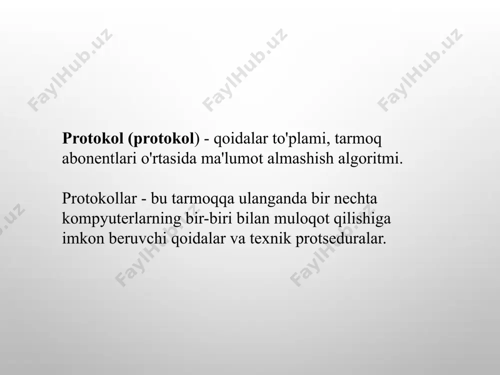 tlar o'zi uchun mo'ljallanganligini aniqlashi uchun paketlarga manzil ma'lumotlarini qo'shadi; tarmoq adapteri kartasi orqali, keyin esa tarmoq kabeli orqali ma'lumotlarni uzatish uchun tayyorlaydi. marshrutlangan va yo'naltirilmaydigan protokollar 1980-yillarning o'rtalariga qadar ko'pchilik lanlar izolyatsiya qilingan edi. ular bitta bo'lim yoki bitta kompaniyaga xizmat qilgan va kamdan-kam hollarda katta tizimlarga birlashtirilgan. biroq, mahalliy tarmoqlar yuqori rivojlanish darajasiga erishganida va ular tomonidan uzatiladigan tijorat ma'lumotlari hajmi oshganida, lan katta tarmoqlarning tarkibiy qismlariga aylandi. mumkin bo'lgan marshrutlardan biri bo'ylab bir mahalliy tarmoqdan ikkinchisiga uzatiladigan ma'lumotlar marshrutlangan deb ataladi. bir nechta marshrutlar bo'yicha tarmoqlar o'rtasida ma'lumotlarni uzatishni qo'llab-quvvatlaydigan protokollar yo'naltiriladigan protokollar deb ataladi. routable protokollar bir nechta lanlarni wan ga ulash uchun ishlatilishi mumkinligi sababli ularning roli tobora ortib bormoqda. qatlamli arxitekturadagi protokollar tarmoqda bir vaqtning o'zida ishlaydigan bir nechta protokollar quyidagi ma'lumotlar operatsiyalarini ta'minlaydi: tayyorlash; transfer; qabul qilish; keyingi harakatlar. turli xil protokollarning ishlashi to'qnashuvlar yoki tugallanmagan operatsiyalarning oldini olish uchun muvofiqlashtirilishi kerak. bunga …