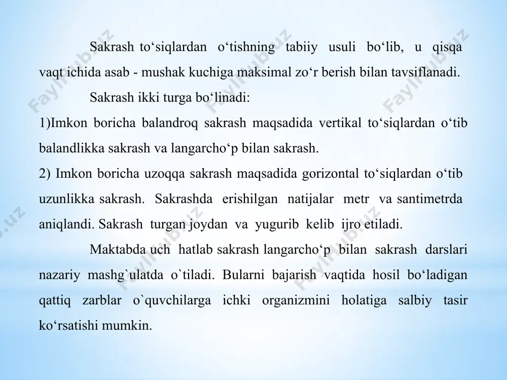 zilarli darajada o‘sishi xx asr boshlarida amerikalik sportchi m.prinstein tomonidan qayd qilingan bo‘iib, bu sportchi 7,50 metrga sakrash orqali dunyo rekordini o‘matgan. biroq, 1901-yilda irlandiyalik p.o'konnor 7,61 metrlik natija ko‘rsatgan va bu natija navbatdagi 20-yil davomida birorta sportchi tomonidan yangilanmagan. 1935-yiida amerikalik sportchi d.ouen 8 metrlik masofani zabt etishning uddasidan chiqadi (8,13 mptr). d.ouen tomonidan qayd qilingan ushbu dunyo rekordi 1960-yilga qadar saqlanib qolgan. 2.yugurib kelib uzunlikka sakrash texnikasi bu sakrashlar uchun moijallangan sektor yugurib kelish yolkasidan, depsinish taxtachasidan va yerga tushish uchun qumli chuqurchadan iborat . yugurib kelish yo‘lkasi uzunligi kamida 40m, eni 1,22-1,25m ga teng va 50 mm kenglikdagi chiziqlar bilan chegaralangan bo'lishi kerak. depsinish uchun taxtacha yog‘ochdan yoki boshqa yaroqli ashyodan tayyorlanishi kerak va uning o‘lchamlari quyidagicha: eni-198-202 mm, uzunligi -1,21- 1,22mm va maksimal qalinligi - 100mm. u yo‘lka yuzasi bilan teppa-teng tuproqqa mustahkam o‘rnatiladi va uning sirti oq rangga bo‘yaladi. depsinish taxtachasi erga tushish chuqurchasining yo`lka …