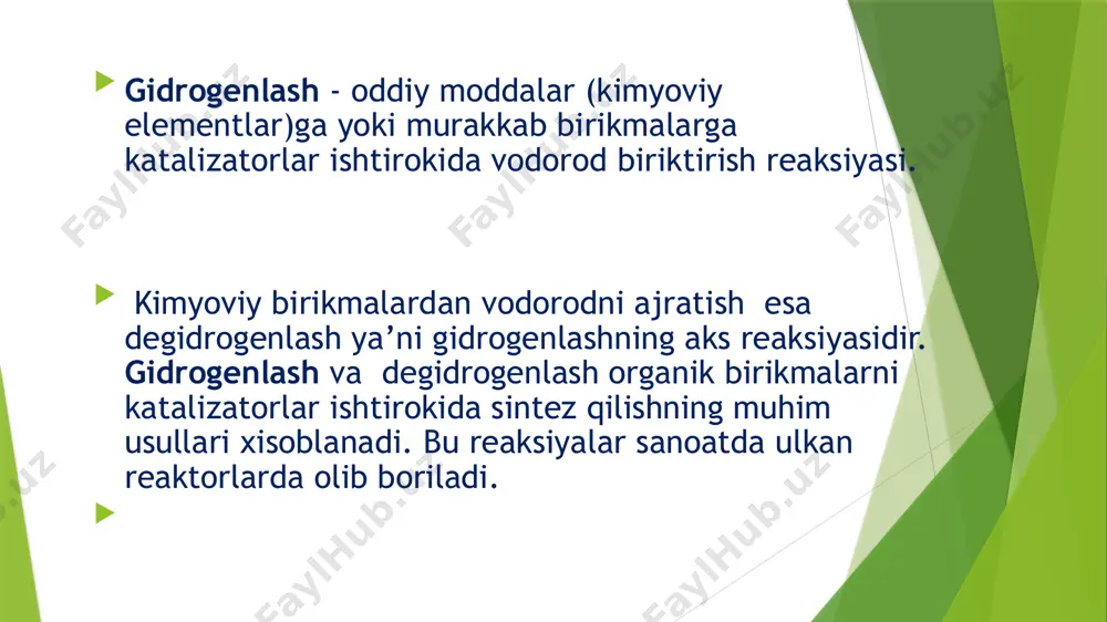 va n2 oqimida oltingugurtlashga duchor qiladilar: bunda katalizatorning faolligi oshadi. vodorod sulfiddan tashqari h2s gacha oson gidrogenlanadigan boshqa oltingugurt saqlagan birikmalarni ham ishlatadilar, bu birikmalarni xomashyo oqimiga me’yori bilan yuboradilar. katalizator bilan bog‘langan oltingugurtning miqdori 4–6 % ni tashkil qiladi. sanoat katalizatorlari katta tanlash qobiliyatiga ega. akm katalizatori ishtirokida katta tezlik bilan s–s bog‘larning uzilishi bilan boradigan reaksiyalar amalga oshadi, bu katalizator alkenlarni to‘yintirish, c–n va s–o bog‘larning uzilish reaksiyalarida ancha faoldir. bu katalizator har qanday neft fraksiyalarini gidrotozalash uchun deyarli yaroqlidir. anm – katalizatori politsiklik arenlarni to‘yintirish va azotli birikmalarni gidrogenlash reaksiyalarida ancha faoldir, shuning uchun uni katalitik krekingning og‘ir yuqori aromatlangan xomashyosini tozalashda tavsiya etadilar. 3.gidrokreking –bu jarayon asosan turli xom-ashyolardan kam oltingugurtli yoqilg’i distillyatlarini olishga muljallangan. odatda vacuum va atmosfera gazoillari, termik va katalitik gazoillari, termik va katalitik kreking gazoillari, avtomobil benzinlari, dizel va reaktiv yoqilg’ilar, neft kimyo sintezi xom-ashyolari va ayrim hollarda suyltirilgan uglevodorod gazlarini ishlab …