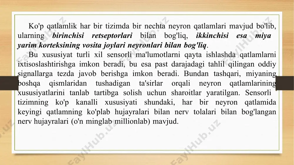 va boshqalar. qo‘zg‘atuvchilar intensiv yoki passiv bo‘ladi. turli qo‘zg‘atuvchilar turli sezgi a’zolarida qo‘zg‘atish uyg‘otadi. yorug‘lik qo‘zg‘atuvchisi bizning ko‘rish sezgilarimizni faollashtiradi va ranglarni ko‘rib ajratishimizga imkon beradi. eshitish sezgilarimizni faollashtiruvchi musiqa asboblarining ohanglari tovushi ajratib, farqlashga yordam beradi. qo‘zg‘atuvchi qanchalik balan va rug‘ bo‘lsa, sezish qobiliyati shunchalik intensiv bo‘lib boradi. hid qanchalik o‘tkir bo‘lsa uni sezish ham ancha intensiv bo‘ladi. 2. javob reaksiyasi: bu organizmning qo‘zg‘atuvchiga nisbatan reaksiyasidir. javob reaksiyalari muskulli va vegetativ impulslari orqali amalga oshiriladi. 3. his, sezish: bu organizmdagi sezgi a’zolarining qo‘zg‘atuvchiga javob reaksiyasi bilan bog‘liq jarayondir. bunda biror bir qo‘zg‘atuvchi retseptorlarga ta’sir etadi (ko‘z, quloq, burun, og‘iz, teri tuyish va boshqalar) va nerv impulslari (ya’ni, afferent nerv tolalari) orqali bosh miyadagi markaziy nerv sistemasiga signal borib yetadi. bosh miya ma’lumotni qabul qilib olgandan so‘ng ular miyada o‘zaro aloqali bog‘lanishlar (assotsiyatsiyalar)ni hosil qilinib, ovoz, rang va ta’m seziladi. shu sababli organizm birinchi uchragan sensor qo‘zg‘atuvchini ham his eta …