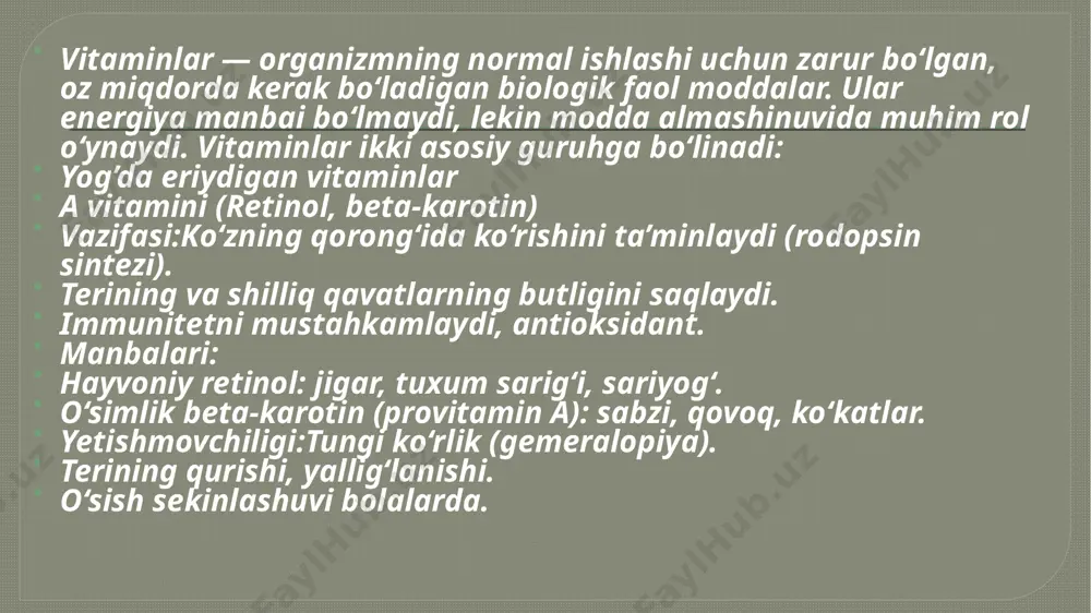 hak mikroflorasi tomonidan ham sintez qilinadi. yetishmovchiligi: qon ketishga moyillik. yangi tug‘ilganlarda — gemorragik kasallik. ortiqchaligi: juda kam uchraydi, lekin sun’iy (k3) shakllari toksik bo‘lishi mumkin. 2. suvda eriydigan vitaminlar: ular zaxira qilinmaydi, ortiqchasi siydik bilan chiqib ketadi. ularni doimiy ravishda oziq-ovqat bilan qabul qilish kerak. b guruhi vitaminlari b1 vitamini (tiamin) vazifasi: uglevod almashinuvi, asab tizimi va yurak faoliyatini qo‘llab-quvvatlaydi. manbalari: butun don, loviya, go‘sht, guruch (tozalanmagan). yetishmovchiligi: beriberi kasalligi (asab va yurak buzilishlari). wernicke-korsakoff sindromi (asosan spirtli ichimlik iste’molchilarda). ortiqchaligi: juda kam, chunki ortig‘i siydik orqali chiqib ketadi. b2 vitamini (riboflavin) vazifasi:energiya ishlab chiqarishda muhim fermentlar kofaktori. manbalari:sut mahsulotlari, tuxum, jigar, yashil sabzavotlar. yetishmovchiligi:yuz va og‘izda yoriqlar (stomatit, xeylit). ko‘zda achishish, yorug‘likka sezuvchanlik. ortiqchaligi:kam, siydikni sariq rangga bo‘yashi mumkin. b3 vitamini (niatsin, nikotin kislotasi) vazifasi:nad/nadp sintezi — energiya almashinuvi fermentlari. manbalari:go‘sht, baliq, don mahsulotlari, loviya. yetishmovchiligi:pellagra: “3d”: dermatit, diareya, demensiya. ortiqchaligi:yuqori dozalarda (qon aylanishini yaxshilash uchun) jigar zararlanishi …