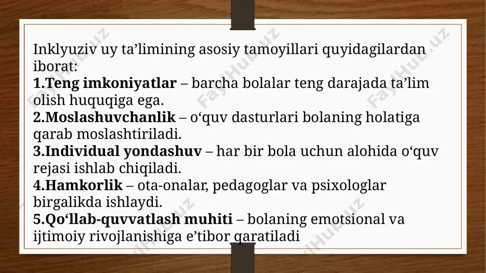 nosabatda bo‘ladilar. maxsus metodika asosida dars olib boriladi, vizual vositalar, amaliy mashg‘ulotlar, rolli o‘yinlar keng qo‘llaniladi. o‘qituvchining har bir harakati bolaning ehtiyojini his qilish va unga mos ravishda yondashishga qaratiladi. dastur va baholash tizimi “mehrli maktab”larda ta’lim dasturlari moslashtirilgan bo‘lib, bolalarning qobiliyat darajasi, psixologik holati va o‘quvga bo‘lgan tayyorgarligi asosida ishlab chiqiladi. baholash tizimi ham standartlardan farq qiladi. unda raqamli baholar o‘rniga tavsifiy baholash tizimi — “yaxshi bajardi”, “qisman bajardi”, “ko‘mak bilan bajardi” kabi mezonlar ishlatiladi. bu esa bolaning o‘z kuchiga ishonchini pasaytirmaydi, aksincha, unga rag‘bat beradi. “mehrli maktab”lar nafaqat ta’lim, balki ijtimoiylashuv va psixologik moslashuv uchun ham qulay muhit yaratadi. uyda o‘qitilayotgan bola bir muddatlik “mehrli maktab”ga borib, jamoa ichida bo‘lish, tengdoshlari bilan muloqot qilish, o‘yinlarda ishtirok etish orqali ijtimoiy ko‘nikmalarni shakllantiradi. bu esa uy ta’limining cheklovlarini qisman bartaraf etishga yordam beradi uzviylik qanday ta’minlanadi? o‘zaro pedagogik hamkorlik uyda ta’lim olayotgan bolaga dars beruvchi o‘qituvchilar va “mehrli maktab” pedagoglari …