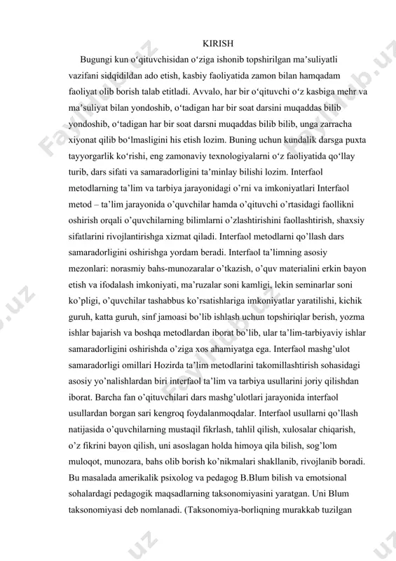 larni qo’llash natijasida o’quvchilarning mustaqil fikrlash, tahlil qilish, xulosalar chiqarish, o’z fikrini bayon qilish, uni asoslagan holda himoya qila bilish, sog’lom muloqot, munozara, bahs olib borish ko’nikmalari shakllanib, rivojlanib boradi. bu masalada amerikalik psixolog va pedagog b.blum bilish va emotsional sohalardagi pedagogik maqsadlarning taksonomiyasini yaratgan. uni blum taksonomiyasi deb nomlanadi. (taksonomiya-borliqning murakkab tuzilgan sohalarini tasniflash va sistemalashtirish nazariyasi). u tafakkurni bilish qobiliyatlari rivojlanishiga muvofiq ravishdagi oltita darajaga ajratdi. unga ko’ra tafakkurning rivojlanishi bilish, tushunish, qo’llash, tahlil, umumlashtirish, baholash darajalarida bo’ladi. shu har bir daraja quyidagi belgilar hamda har bir darajaga muvofiq fe’llar namunalari bilan ham ifodalanadi, jumladan: bilish-dastlabki tafakkur darajasi bo’lib, bunda o’quvchi atamalarni ayta oladi, aniq qoidalar, tushunchalar, faktlar va shu kabilarni biladi. bu tafakkur darajasiga muvofiq fe’llar namunalari: qaytara bilish, mustahkamlay olish, axborotni etkaza olish, aytib bera olish, yozish, ifodalay olish, farqlash, taniy olish, gapirib berish, takrorlash. tushunish darajasidagi tafakkurga ega bo’lganda esa, o’quvchi faktlar, qoidalar, sxema, jadvallarni …