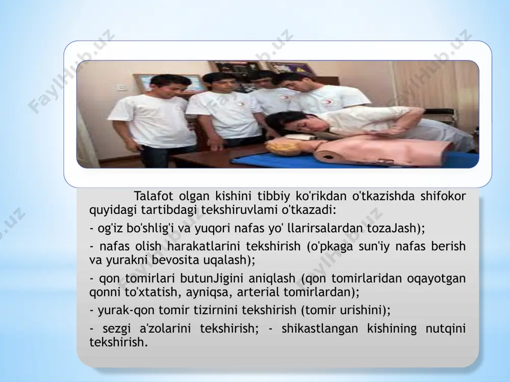 ng bronxlari va o'pkasiga suv kirib, nafas olishi to'xtaydi, birdan kislorod tanqisligi boshlanib, yurak faoliyati ham to'xtab qoladi. bunday holda odamni imkoni boricha tezroq suvdan chiqarib olish zamr. uni suvdan chiqarib olingandan keyin beligacha yechintirilib, og'zi bilan burni ba1chiq va shilimshiqdan obdan tozalanadi, dumaloqlab o'rab balandroq qilib qo'yilgan narsa ustiga yoki biror kishi tizzasiga qorni bilan yotqiziladi va shundan keyin ko'krak qafasiga bosib o'pkasi bilan me' dasidagi suv chiqarib tashlanadi. so'ngra shikastlangan odamni chalqanchasiga yotqizib, darhol sun' iy nafas berishga va yurakni bilvosita uqalashga kirishiladi «og'izdan og'izga» usuli bilan sun'iy nafas oldirish hammadan ko'proq naf beradi, bunday sun'iy nafas oldirishni shikastlangan odamning nafas olishi asliga kelguncha davom ettiriladi. nafas olish bilan yurak faoliyati tiklanib asliga kelganida shikastlangan odamning badanini isitish choralarini ko'rish, unga qaynoq choy ichirish va tibbiyot muassasasiga olib borish choralarini ko'rish kerak. mabodo amalga oshirilgan chora-tadbirlar nafsiz bo'lib, o'limning obyektiv belgilari (ko'z qorachig'lari kengayib, yorug'likni sezmasa, yurak urmay, …