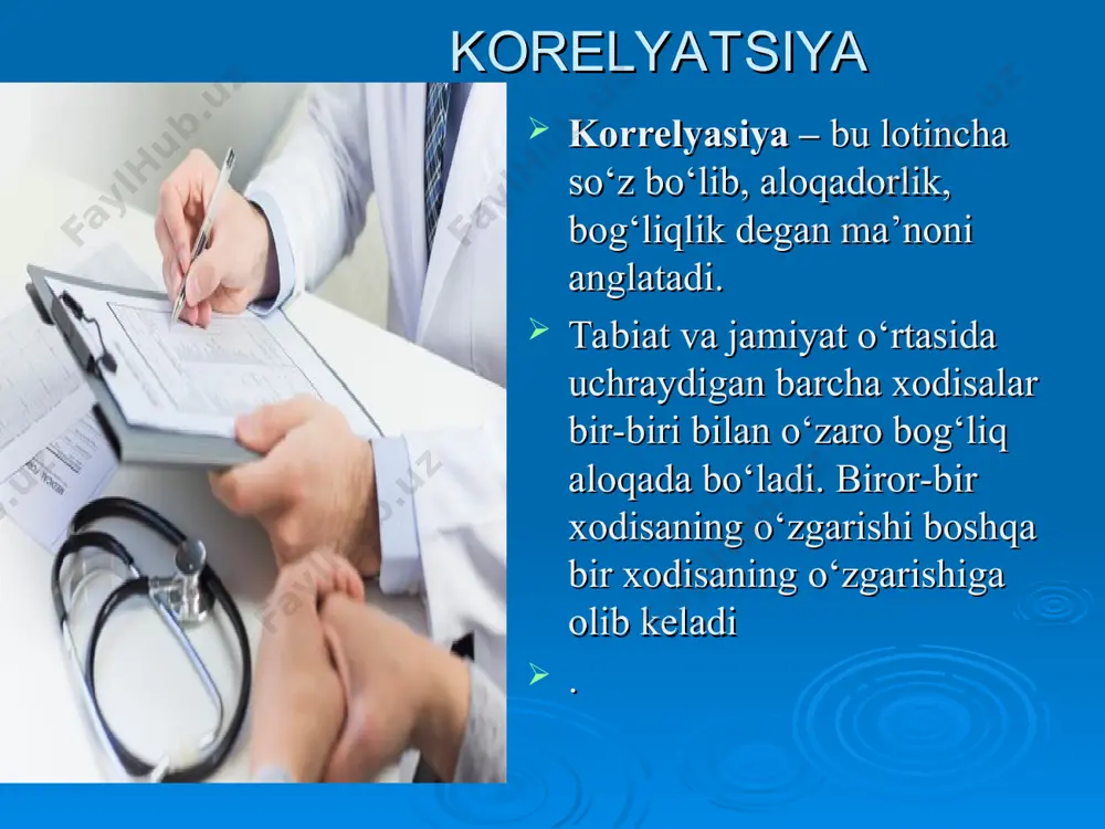 ‘zgarishi ikkinchi xodisaning notekis o‘zgarishi bilan bog‘liq bo‘ladi. aloqadorlik o‘z yo‘nalishi bo‘yicha to‘g‘ri (musbat) yoki teskari (manfiy) bo‘lishi mumkin. to‘g‘ri yo‘nalgan aloqadorlikka bir voqeaning kattaligini ma’lum bir tomonga yo‘nalishi, ikkinchi voqeaning kattaligini shu yo‘nalishda o‘zgarishiga olib keladi (bir voqeaning miqdori ko‘payishi bilan ikkinchi voqeaning miqdori xam ko‘payadi va uning teskarisi). masalan: bola bo‘yining o‘sishi, vaznining ham ko‘payishiga olib keladi yoki kasallanishlar kamayishi bilan o‘lim ham kamayadi. teskari yo‘nalgan aloqadorlikka bir voqeaning kattaligining bir tomonga yo‘nalishi, ikkinchi xodisaning kattaligining teskari tomonga yo‘nalishiga olib keladi. masalan: qancha ko‘p axoli emlansa yuqumli kasalliklar shuncha kamayadi, axolining turmush madaniyatini oshishi bilan bolalar o‘limi kamayadi. korrelyasiya darajasi uning kuchi bilan o‘lchanadi. aloqadorlik o‘z ta’sir kuchiga qarab: kuchli, o‘rtacha, kuchsiz bo‘lishi mumkin. korrelyasiya koeffitsientini baholash sxemasi korrelyasiya bahosi korrelyasiya koeffitsienti to‘g‘ri korrelyasiya (+) teskari korrelyasiya (-) kichik (kuchsiz) 0 – 0,3 gacha 0 – 0,3 gacha o‘rtacha 0,3 – 0,7 gacha 0,3 – 0,7 gacha katta …
