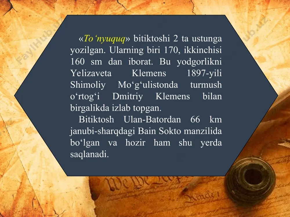tashini – mol-u jonini topshirgan kishiday bo‘lamiz. yupqa yig‘in tor-mor qilishga oson emish, ingichka yig‘in uzishga oson emish. yupqa qalin bo‘lsa, tor-mor qil adigan bahodir emish, ingichka yo‘g‘on bo‘lsa, uzadigan bahodir emish». asarda oltinga «sariq», kumushga «oq», tuyaga «egri» singari epitetlar – sifatlashlar qo‘llangan. undagi asosiy tasvir vositasi alliteratsiyadir. alliteratsiya – tovushlar ohangdorligi, asosan, bir xil tovushlarning takrorlanishi natijasida yuzaga keladigan ohangdorlikdir. unda unli va undosh takrorlanishi mumkin. o‘ngra qitaynyig‘ o‘lurtachi terman, bani o‘g‘uzug‘ o‘lurtachi – o‘q terman. tabg‘ach qag‘an yag‘imiz erti o‘n o‘q qag‘ani yag‘imiz erti. so‘z takrori ham yodgorlikda ko‘p uchraydi. undagi o‘ziga xos tasvir usullaridan yana biri voqea-hodisalarga muayyan yondashish bilan izohlanadi. ko‘pincha bir necha voqea-hodisalar yoki ular bilan bog‘liq detallar ketma-ket sanaladi: «turk budun o‘lti, alqinti, yo‘q bo‘ldi». bu yerdagi ketma-ket sanoq voqea zamiridagi dahshatli musibatni, kuchli fojiani juda yorqin namoyon etadi. yoki: «tabg‘ach, bardanayin teg. qitany, o‘ngdalayin teg. ban yirdantayin tegayin». (tabg‘ach, sen o‘ngdan hujum …