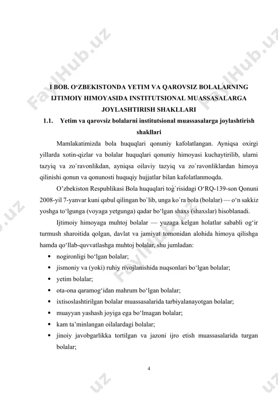 turgan bolalar; · zo‘ravonlik va ekspluatatsiya, qurolli mojarolar va tabiiy ofatlar natijasida jabrlangan bolalar hisoblanadi. shuningdek ushbu qonunning 3-bobida ijtimoiy himoyaga muhtoj bolalar huquqlarining qo‘shimcha kafolatlari belgilangan. 24-moddasida ijtimoiy himoyaga muhtoj bolalarning oila muhitiga bo‘lgan huquqi kafolatlari belgilangan bo`lib, unga ko`ra davlat bolaning oilada bo‘lishiga to‘sqinlik qiluvchi sharoitlarni bartaraf qilish, bola oilasidan ajratilgan hollarda esa uni oilasiga tezroq qaytarish bo‘yicha zarur choralarni ko‘radi. davlat nogironligi bo‘lgan bolalarni hamda jismoniy va (yoki) ruhiy rivojlanishida nuqsoni bo‘lgan bolalarni tarbiyalayotgan oilalarga moddiy yordam, maslahat yordami va boshqa yordam ko‘rsatadi hamda ularni qo‘llab-quvvatlaydi. ota-ona qaramog‘idan mahrum bo‘lgan bola to‘g‘risida g‘amxo‘rlik qilishda imtiyozli huquq bu vazifani bajarishga qodir bo‘lgan qarindoshlariga beriladi. bolani oilaga joylashtirishning imkoniyati bo‘lmagan taqdirda, uni ixtisoslashtirilgan muassasalarga joylashtirish oxirgi choradir. oilada tarbiyalanishi mumkin bo‘lmagan ijtimoiy himoyaga muhtoj bolalar ularga zarur g‘amxo‘rlikni hamda qo‘llab-quvvatlashni ta’minlaydigan muqobil shaklda joylashtirilish huquqiga ega. ijtimoiy himoyaga muhtoj bolalarni muqobil joylashtirishning shakllari quyidagilardir: · vasiylik va homiylikni belgilash; …