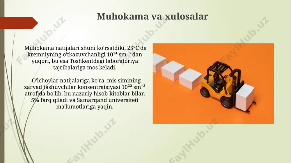 ni oldindan aytib berish mumkin. hall effekti magnit maydonining kuchliligi va hall kuchlanishini oʻlchash orqali, zaryad tashuvchilarning harakatchanligini (masalan, 1000 sm²/v·s) va konsentratsiyasini aniqlash mumkin. bu usul metallarda ham, yarim oʻtkazgichlarda ham qoʻllaniladi. holl effekti yordamida yarim oʻtkazgichlardagi zaryad tashuvchilar konsentratsiyasi 10¹⁵ dan 10²⁰ sm⁻³ gacha aniqlanishi mumkin, bu esa materialning oʻtkazuvchanligini aniqlash imkonini beradi. bu usul 1879-yilda edwin hall tomonidan aqshda kashf etilgan. misollar va amaliy qo'llanmalar hall effekti usuli yordamida 10 19 elektron/sm 3 konsentratsiyaga ega bo'lgan kremniy namunalarining o'tkazuvchanligini o'rganish natijalari, xususan, xitoyning shenzhen shahridagi tadqiqotlarda ishlatilgan. yuqori aniqlikdagi spektroskopik usullar, masalan, 200k haroratda o'lchangan fotolyuminesensiya, 10 17 teshik/sm 3 konsentratsiyasini aniqlashda ishlatiladi, bu esa quyosh elementlarini ishlab chiqarishda muhim ahamiyatga ega bo'ladi. hall effekti o'lchovlari va ma'lumotlar tahlili germanium kristallarida o'tkazilgan tajribalar natijasida, 300 kelvin haroratda, 10 16 sm -3 tartibidagi zaryad tashuvchilar konsentratsiyasi aniqlandi. yuqori aniqlikdagi o'lchovlar natijasida, 1 mm qalinlikdagi mis namunada 20 mikroamper …