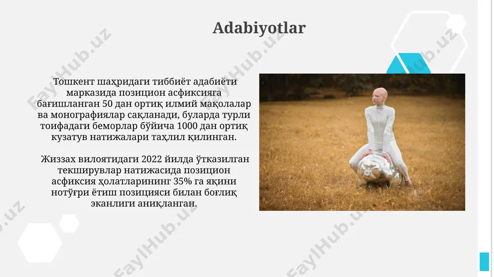 boshqa kasalliklari, ayniqsa 65 yoshdan oshgan bemorlarda, pozitsiyaviy asfiksiya bilan farqlanishi kerak, chunki ular shunga o'xshash alomatlarga ega bo'lishi mumkin. birlamchi yordam to'satdan yuzaga kelgan nafas olish yetishmovchiligi holatlarida, samarqand viloyati kabi hududlarda tez tibbiy yordam xizmatini 103 raqami orqali chaqirish juda muhim, chunki har bir daqiqa hisoblanadi. agar jabrlanuvchi hushidan ketgan bo'lsa, darhol ko'krak qafasini siqib sun'iy nafas olish va yurak massajini boshlash kerak, har 30 ta ko'krak siqishidan keyin 2 marta sun'iy nafas olish amalga oshiriladi. xulosa o'zbekistonning 2020-yilgi statistikasiga ko'ra, pozitsiyali asfiksiya natijasida 300 dan ortiq o'lim holati qayd etilgan, bu esa tokiodagi shunga o'xshash statistikadan 5 barobar yuqori. toshkent shahridagi favqulodda tibbiy yordam xizmatlariga 2023-yilning birinchi choragida pozitsiyali asfiksiya alomatlari bilan 75 dan ortiq chaqiriq tushgan, bu esa o'tgan yilning shu davriga nisbatan 12% ga oshgan. oldini olish samarqand viloyatida 2023-yilda ro‘y bergan 7 ta o‘lim hodisasi "oldini olish" bilan bog‘liq bo‘lib, ularning barchasi narkoz ta’siridan …