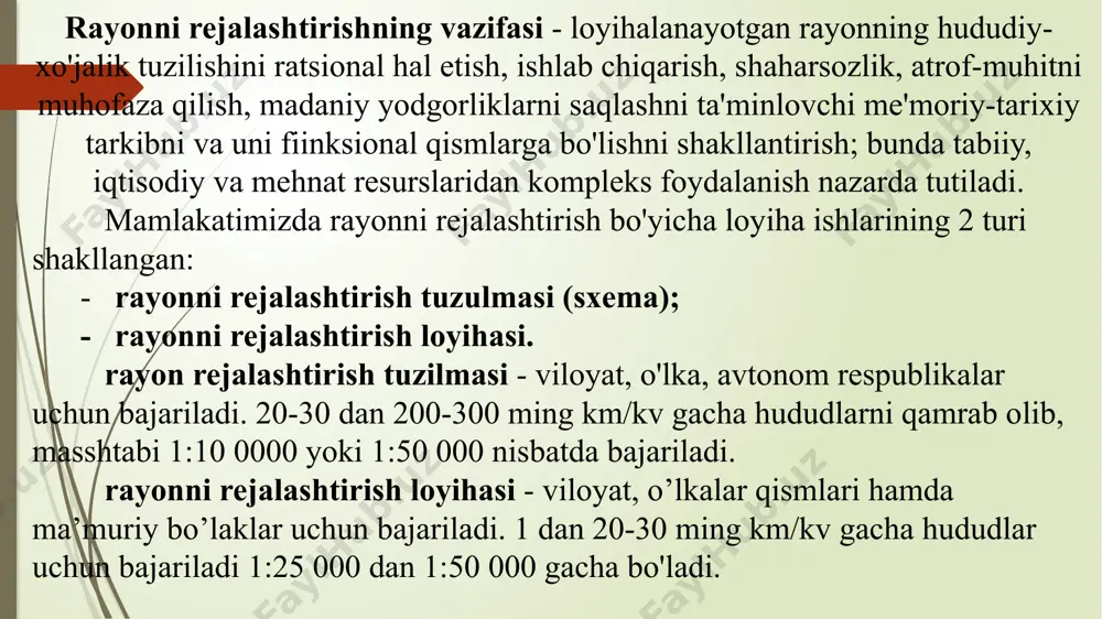 g qulayligi hisobga olinishi lozim. ko’cha yo’l tarmoqlarining prinsipial sxemalari: 1 - radial; 2 - radial-halqasimon; 3 - to'g'ri burchakli; 4- to'g'ri burchakli . diagonal; 5- kombinatsiyalashgan; 6- erkin sxema. radial halqasimon sxema - halqali ko'chalar radial ko'chalar bilan to'ldiriladi. ko'pchilik hollarda halqa ko'chalar qal'a devorlari yonida yuzaga kelgan. ushbu sxema radial sxcmaning birmuncha yaxshilangan varianti hisoblanadi. bunday sxema shahar tarhlarida bizning davrmizgacha yetib kelgan. radial halqali sxemada loyihalangan shaharlar: a-moskva; b -london; d-berlin. to'g'ri burchak-diagonalsxema. to'g'ri burchakli sxema diagonal magistrallar bilan to'ldirilib yaxshilanadi. transportlarning uzoq yurishi kamaytiriladi, vaqt ketishi minimal holatga keltiriladi. kamchiliklari — magistrallar kesishgan joylarda murakkab tugunlar hosil qilinadi. magistral ko'chalar oralig'ida qurilishlar qiyinlashadi. kombinalsiyalashgan sxema. yirik shaharlarda amalda keng tarqalgan. misol uchun shaharning bir qismi muntazam to'g'ri burchakli tizimda, boshqa qismi radial-halqasimon yoki uchburchak sxemada hal qilinishi mumkin. ba'zan shahar ahamiyatidagi magistral ko'chalar muntazam sistemada, ikkinchi darajali ko'chalar esa, yarim halqa yoki uchburchak sxemada hal qilinadi. …