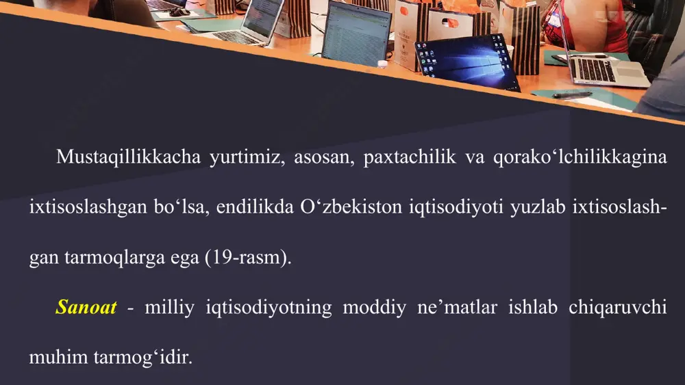 lates.com sanoat, qishloq xo‘jaligi va transportning hududiy joylashuviga bir qator omillar ta’sir etadi. shulardan eng muhimi fan-texnika kashfiyotlaridir: energiya va xomashyoning yangi turlari, yangi texnologik jarayonlar, yangi transport vo-sitalaridan foydalanish orqasidan ishlab chiqarishni joylashtirish tamoyillari ham takomillashadi. this presentation uses a free template provided by fppt.com www.free-power-point-templates.com korxonalar xomashyo, yoqilg‘i, energetika, suv va hatto ishchi kuchi (inson omili)dan foydalanishi bo‘yicha ko‘p xomashyo, ko‘p energiya talab, ko‘p suv va ko‘p mehnattalab sifatlarda guruhlanadi. ularning har biriga xos tayanch korxona doirasida o‘nlab mayda korxonalar ishlab chiqarish bo‘yicha aloqador bo‘ladi. buni ishlab chiqarishning kombinat shakli deyiladi. this presentation uses a free template provided by fppt.com www.free-power-point-templates.com korxonalar har xil kattalikda bo‘ladi. masalan, aksariyat tikuvchilik korxonalari birgina binoga joylashsa, neftni qayta ishlash va metallurgiya kombinatlari kabi korxonalar o‘rtacha kattalikdagi shahar maydoniga teng hududni egallaydi. this presentation uses a free template provided by fppt.com www.free-power-point-templates.com texnika taraqqiyoti davrida mehnat unumdorligini oshirishda ishlab chiqarishni markazlashtirishdan foydalanildi. …