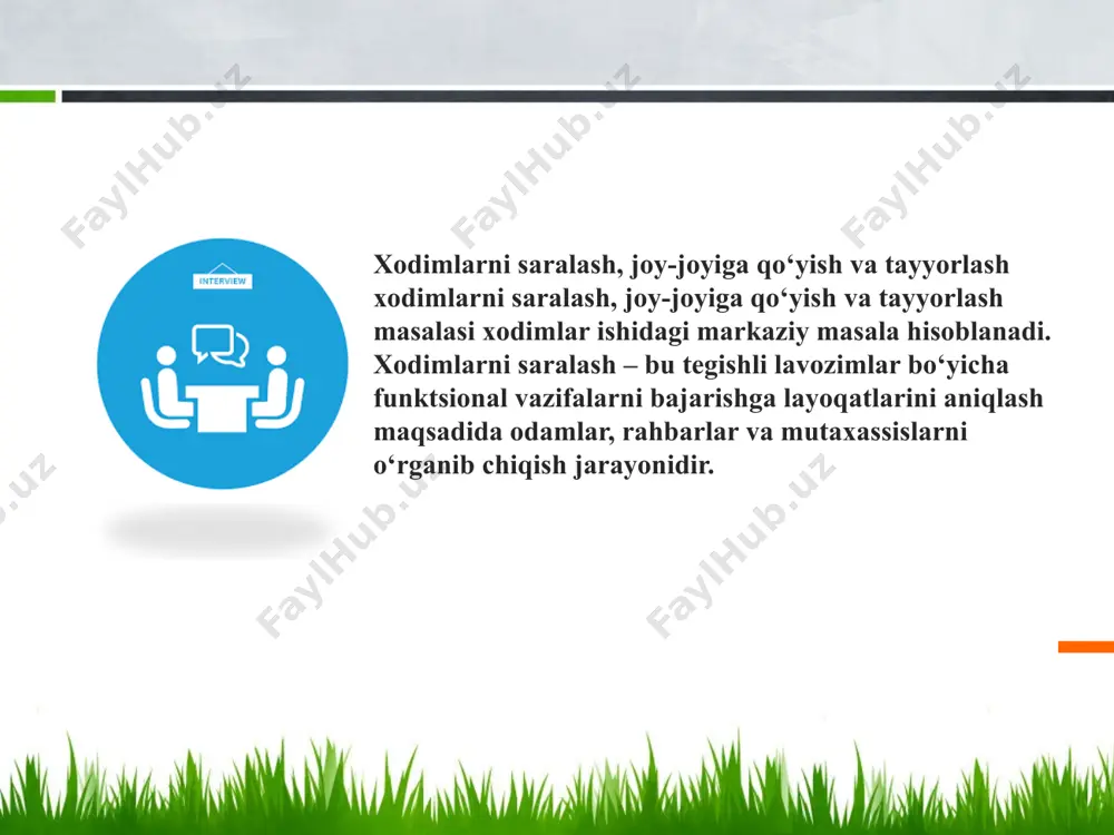 ha xodimlar bo‘yicha menedjer zimmasida bo‘ladi. xodimlarni saralash jarayoni quyidagi rasmda ko‘rsatilgan: 1 2 3 o‘tkazish normalari kasbiy mahorat tavsifi testlar, masalalar, va mashqlar tanlash 7 4 5 6 davogarlarni taklif etish testdan va suhbatdan o‘tkazish nomzod bilan yakuniy suhbat olingan natijalarni qayd qilish 7 5 6 nomzodlarni baholash mezonlari nomzodlarni baholash mezonlari olingan natijalarni qayd qilish 8 ishning bu qismida xodimlarni saralash texnologiyasini ko‘rib chiqamiz, tashkilotning xodimlarga bo‘lgan ehtyojini aniqlaymiz. xodimlarni rejalashtirish – bu korxonaning xodimlarga bo‘lgan ehtiyojini aniqlash jarayonidir. ya’ni, kelgusida qayerda, qachon, qancha, qanday malakali, qanday qiymatdagi va qanaqa xodimlar talab qilinishini aniqlashdir. xodimlarga bo‘lgan ehtiyoj deyilganda kelgusidagi vazifalarni hal etish uchun kerak bo‘ladigan xodimlar miqdori tushuniladi. 9 ishga qabul qilishni rejalashtirish 1.tashqi rejalashtirish 2.ichki rejalashtirish 10 qayerdan, qanday qilib va qachon ishga qo‘shimcha xodimlar qabul qilinadi? qaysi va qancha xodimlar, qachon va qancha vaqtga xizmat bo‘yicha siljishlari, lavozimga ko‘tarilishlari lozim. 11 ishning bu qismida xodimlarni saralash …