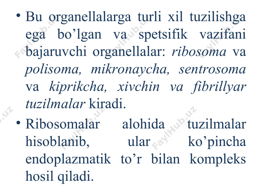 i. bu membranalarning gialoplazmaga qaragan tomoniga yumaloq donachalar-ribosomalar joylashadi. differensial sentrifugalashda gomogenatdan yadro va makrosom (mitoxondrial fraksiya) fraksiyasini ajratib olingandan so‘ng, mikrosoma fraksiyasini ham ajratib olish mumkin. oshqozon osti bezining barcha fraksiyalari ichida dengiz cho‘chqachasida mikrosoma fraksiyasi oqsil sintez qilish bo‘yicha eng faol hisoblanadi. bu fraksiya elektron mikroskopda zich donachalar bilan qoplangan mayda vakuolalar holida ko‘rinadi. membrana eritib yuborilgandan so‘ng, bu donachalarning sof fraksiyasini olish mumkin, ular ribonukleoproteidlar – ribosomalardir. buni birinchi bo‘lib, dj.palade ochdi va uni ribonukleoproteid (palade donachalari) ekanini aniqladi. hozirgi vaqtda bu donachalar ribosoma ekanligi isbotlangan. ribosomalar noto‘g‘ri shaklli donachalar bo‘lib, diametri 150-350 å keladi. ichak tayoqchasini elektron mikroskopik tekshirishlar uning ribosomasini har xil kattalikdagi ikki subbirlikdan iborat ekanini ko‘rsatdi ilova,15,s). katta subbirlikning o‘rta qismi biroz botiq bo‘ladi, o‘sha joyga kichik subbirlik joylashadi. katta subbirlikning ko‘ndalang kesigi 150-180 å bo‘lib, uchburchak, trapetsiya yoki ko‘pburchak shakllidir. har ikkala subbirlik yadrochadan hosil bo‘ladi, ammo ularning birikib, ribosoma hosil bo‘lishi …