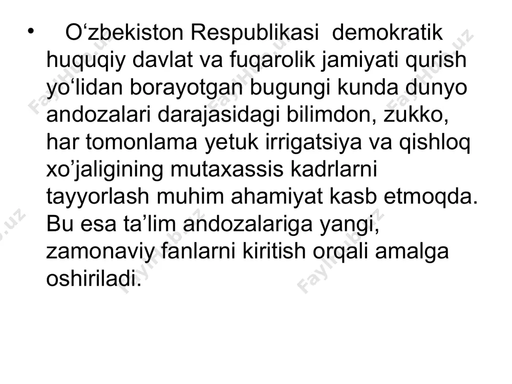 lsiz inson – dilsiz inson deganlaricha bor , chunki har bir narsani zero dil kalitidir. topshiriq. “internet olamida” matnni o’qing, ajratilgan so’zlarning ma’nolarini izohlang. hozirda ijtimoiy tarmoqlar- internet juda rivojlanib ketdi. ularning poydevorini ulug’ bobomiz – “matematika otasi” al- xorazmiy qo’yib ketganlarini bilasizmi? bugun siz foydalanayotgan “telegram”, “instagram”, “tvitter” (“twitter”) kabi tarmoqlar juda mashhur. shulardan biri “feysbuk” (“ facebook”) – ning dunyoga kelishi ham qiziq bo’lgan: bu tarmoq yaratuvchisi mark sukuberg dunyoning eng badavlat insonlarni ro’yxatidan turadi. mark uni mashhur qilgan va unga milliard keltirgan dasturni talabalar yotoqxonasida yashab yurgan davrida, bir necha talaba do’stlari yordamida yaratadi. bu dastur yaratilgunga qadar ko’pchilik markning bunga qodirligiga va bu ishdan nimadir chiqishiga ishonmaydi. bu dastur unga katta muvaffaqiyat olib kela boshlaganida markka hasad qilib, ikki aka-uka talaba do’stlari uni dasturni o’g’irlashda ayblashadi. mark sukuberg shunday deydi: “ bir necha dushman topmasdan besh yuz millionlab do’st topa olmaysiz”. internet (lotincha: inter-aro va let- …