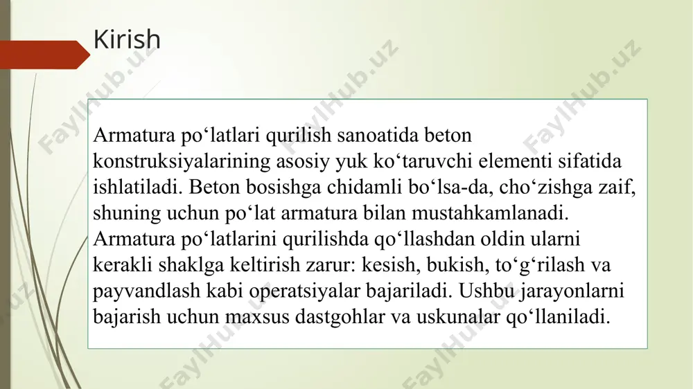 r xil prinsipga ega bo‘lib, faqatgina elektrodvigatel quvvati bilan bir-biridan farqlanadi. dastgohning asosiy tugunlari quyidagicha: to‘g‘rilash barabani (tirqishli ichi bo‘sh silindrga rezbaning siljish imkoniyatini bo‘lganligi bois, rezba keskich mustahkamlanadi, rezba keskich armatura o‘zagining diametridan bog‘liqlikda o‘rnatiladi). qabul qiluvchi quti (unda qirqish sodir bo‘ladi). to‘plagich (qirqilgan armatura kelib tushadi). ikkita elektrodvigatelli stanina. armaturalarni to‘g‘rilash va qirqish bir necha bosqichlarda amalga oshiriladi. armatura o‘rami maxsus charxpalakga kiydiriladi (3-rasm). armaturaning oxiri bir yarim metr uzunlikda qo‘lda to‘g‘rilanadi va g‘ildirakchalarni siqgan holda rezba keskich orqali to‘g‘rilash barabaniga tortiladi. elektrodvigatelni qo‘shib, dastlabki to‘g‘rilash amalga oshiriladi. barabandagi ishlov berilgan chiviqlar rezba keskich yordamida har xil yo‘nalishlarda egiltiriladi va buning natijasida uning to‘g‘rilanilishi sodir bo‘ladi. qirqish lahzasida past balandini yo‘naltiruvchi ishga tushadi, bu esa qurilmani qabul qilishiga kiradigan joyni ochadi. armaturaning kesilgan bo‘lagi to‘plagichga tushadi va past balandini yo‘naltiruvchi boshlang‘ich holatini egallaydi. shundan so‘ng, dastgohning ishlashi to‘xtatilib, armaturaning sifatli to‘g‘rilanayotgani tekshiriladi va zaruriyat bo‘lganda rezba keskichning holati …