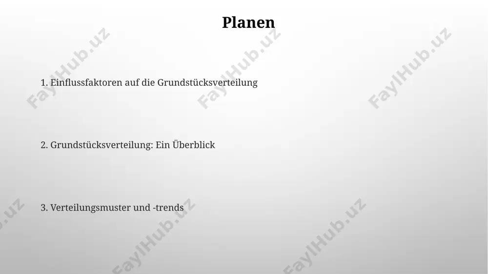 steuersätzen von bis zu 15% bzw. bis zu 6,5% des verkehrswerts, beeinflussen die verteilung von immobilienbesitz, besonders bei erbfällen und verkäufen. in deutschland regelt das grundbuch die eigentumsverhältnisse an immobilien; über 90% aller grundstücke sind im grundbuch eingetragen, wobei eintragungen öffentlich einsehbar sind und die rechtslage detailliert dokumentieren. landkonzentration und -fragmentierung der anteil an brachliegenden flächen steigt in regionen mit starker landfragmentierung, was zu einem verlust an landwirtschaftlicher produktivität und biodiversität führt; schätzungen sprechen von bis zu 15% in betroffenen gebieten. in deutschland zeigen studien eine zunehmende landkonzentration, wobei 10% der eigentümer über 50% der landwirtschaftlichen nutzfläche verfügen, was die wettbewerbsfähigkeit kleinerer betriebe gefährdet. historische entwicklung des landbesitzes die mittelalterliche dreifelderwirtschaft führte zu einer relativ gleichmäßigen verteilung des ackerlandes unter den bauern, im gegensatz zum konzentrierten grundbesitz des adels und der kirche, der oft über 50% des landes umfasste. die einführung des grundbuchwesens im 19. jahrhundert ermöglichte eine genauere erfassung …