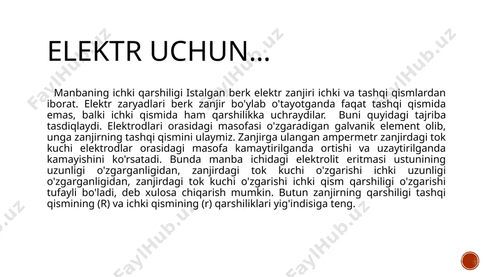 ilib qoyidagini yozish mumkin. bir jinsli chiziqli otkazgichning qarshiligi r uning uzunligi ga tog’ri kondalang kesim yuzasi s ga esa teskari proportsionaldir. om qonuni (talaffuzi: om) — oʻtkazgichda oʻtayotgan oʻzgarmas tok kuchi bilan uning uchlaridagi potensiallar farq ning oʻzaro bogʻliqligini ifodalovchi qonun. formulasi quyidagichaohm qonunining tarmoqlangan elektr zanjiri uchun umumlashgan koʻrinishi kirchhoff qoidalari bilan tushuntiriladi.[3] ohm qonuni 1826-yilda olmon fizigi va matematigi georg ohm tomonidan o'rnatilgan bo'lib, 1827-yili nashr etilgan va uning nomiga atalgan. ushbu qonun tarixi om qonuni manbaning ichki qarshiligiistalgan berk elektr zanjiri ichki va tashqiqismlardan iborat. elektr zaryadlari berk zanjir bo'ylabo'tayotganda faqat tashqi qismida emas, balki ichkiqismida ham qarshilikka uchraydilar.buni quyidagi tajriba tasdiqlaydi. elektrodlariorasidagi masofasi o'zgaradigan galvanik element olib,unga zanjirning tashqi qismini ulaymiz. zanjirgaulangan ampermetr zanjirdagi tok kuchi elektrodlarorasidagimasofakamaytirilgandaortishivauzaytirilganda kamayishini ko'rsatadi. bunda manbaichidagi elektrolit eritmasiustunining uzunligio'zgarganligidan, zanjirdagi tok kuchi o'zgarishi ichkiuzunligi o'zgarganligidan, zanjirdagi tokkuchio'zgarishi ichki qism qarshiligi o'zgarishi tufaylibo'ladi, deb xulosa chiqarish mumkin. butun zanjirningqarshiligi tashqi qismining …