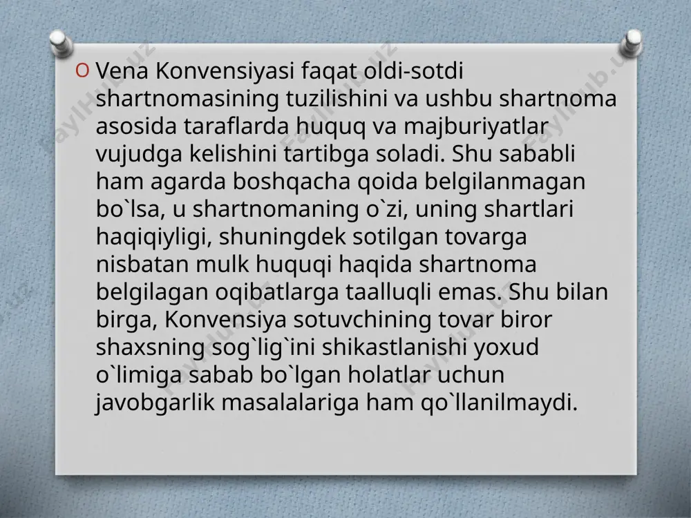 aydigan hollarda, agarda shartnomada boshqacha tartib nazarda tutilgan bo`lmasa, tovarni sotib oluvchiga yetkazib berish uchun tashuvchiga (transport tashkilotiga), aloqa tashkilotiga topshirish paytida sotuvchining tovarni topshirish majburiyati bajarilgan hisoblanadi. umumiy qoida bo`yicha sotuvchi sotib oluvchiga ashyoni berish bilan bir vaqtda unga mansub ashyolarni, shuningdek, qonunda yoki shartnomada nazarda tutilgan ashyoga aloqador hujjatlar (texnik pasport, sifat sertifikati, foydalanish uchun yo`riqnoma va h.k.)ni ham topshirishi lozim. sotuvchining tovarni xaridorga topshirish majburiyatini bajarish muddati oldi-sotdi shartnomasida belgilanadi, agar shartnomada bunday shart mavjud bo`lmasa, fkning 242-moddasi qoidalari qo`llaniladi. sotuvchi sotib oluvchiga sifati oldi-sotdi shartnomasiga mos keladigan tovarni topshirishi shart. bunday shartlar shartnomada ko`rsatilmaganida esa tovar sifati belgilangan maqsadlar uchun yaroqli bo`lishi lozim. tovar namunasi bo`yicha yoki ta`rifi bo`yicha (reklama bo`yicha) sotilganda tovar sifati namuna yoki ta`rifga mos kelishi lozim. agarda qonunda belgilangan tartibga muvofiq sotilayotgan tovar sifatiga nisbatan majburiy talablar nazarda tutilgan bo`lsa, tadbirkorlik faoliyatini amalga oshirayotgan sotuvchi xaridorga ushbu majburiy talablarga javob beradigan tovarni …