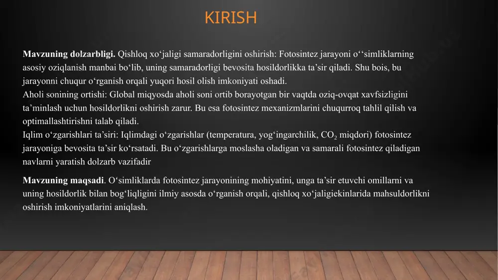 g fotosintezga qanday ta’sir ko‘rsatishini o‘rganish. hosildorlikni oshirish yo‘llarini aniqlash – fotosintezni jadallashtirish orqali yuqori va sifatli hosil yetishtirishning ilmiy asoslarini ishlab chiqish. zamonaviy agrotexnologiyalarni baholash – fotosintezga ijobiy ta’sir ko‘rsatadigan innovatsion usullar va texnologiyalarni o‘rganish va qo‘llash imkoniyatlarini tahlil qilish. iqlim o‘zgarishlarining fotosintezga ta’sirini o‘rganish – kelajakda barqaror qishloq xo‘jaligini yuritishda muhim bo‘lgan ekologik omillarni inobatga olish. tadqiqot obyekti. qishloq xo‘jaligi ekinlarida (masalan, bug‘doy, makkajo‘xori, paxta) fotosintez jarayoni va uning hosildorlikka ta’siri. mavzuning nazariy va amaliy ahamiyati. nazariy ahamiyati: fotosintez jarayonining barcha o‘simligidagi xususiyatlarini chuqur o‘rganish orqali biologiya va agrofiziologiya fanlari bo‘yicha ilmiy bilimlar boyitiladi. fotosintez va hosildorlik o‘rtasidagi bog‘liqlikni aniqlash, bu munosabatni ilmiy jihatdan asoslab berishga yordam beradi. iqlim o‘zgarishlari sharoitida o‘simliklarning adaptatsion imkoniyatlarini baholash imkonini beradi. amaliy ahamiyati: oʻsimliklar hosildorligini oshirish uchun optimal agrotexnik usullarni ishlab chiqish imkonini beradi. fotosintezni jadallashtirish orqali yuqori sifatli va barqaror hosil yetishtirishga xizmat qiladi. qishloq xo‘jaligida resurslardan (suv, o‘g‘it, yer) samarali …