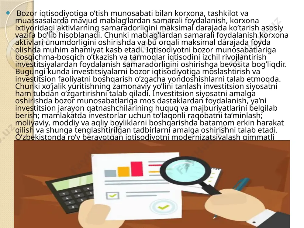 ki majburiyatini oladi. ularning quyidagi turlari mavjud: • optsion; • varrant; • fyuchers. optsion (lotincha optio so’zidan olingan bo’lib, tanlov degan ma’noni anglatadi) - bu bitimda ishtirok etayotgan tomonlarning biriga qimmatli qog’ozlar ma’lum bir miqdorini muayyan vaqt mobaynida belgilangan narxda sotib olish yoki kontragentga sotish huquqini beruvchi shartnomadir. kontragent esa, mukofot evaziga ushbu huquqni amalga oshirish majburiyatini o’z zimmasiga oladi. varrant (nemischa warrant so’zidan) - bu uning egasi ma’lum muddat davomida yoki ma’lum bir kunda varrantlar emitenti tomonidan dastlabki chiqarilgan qimmatli qog’ozlarni xarid qilish huquqini olganligi tasdiqlovchi hujjat. fyuchers (inglizcha future so’zidan olingan bo’lib, kelajak ma’nosini anglatadi) kelishilgan miqdordagi qimmatliklarni ma’lum vaqt mobaynida bitim tuzish vaqtida belgilangan narxda etkazib berish to’g’risidagi shartnomalarni o’zida namoyon qiladi. respublikamiz amaliyotida uzoq muddatli moliyaviy investitsiyalarni yo’naltirishning asosiy vositasi aktsiyadorlik jamiyatlarining qimmatli qog’ozlarini xarid qilish hisoblanmoqda. misol. «nur» kompaniyasi sotib olgan aktsiyalarning qiymati 600000 so’m, nominal qiymati esa 500000 so’m, uzish muddati 10 yil. aktsiyalar …