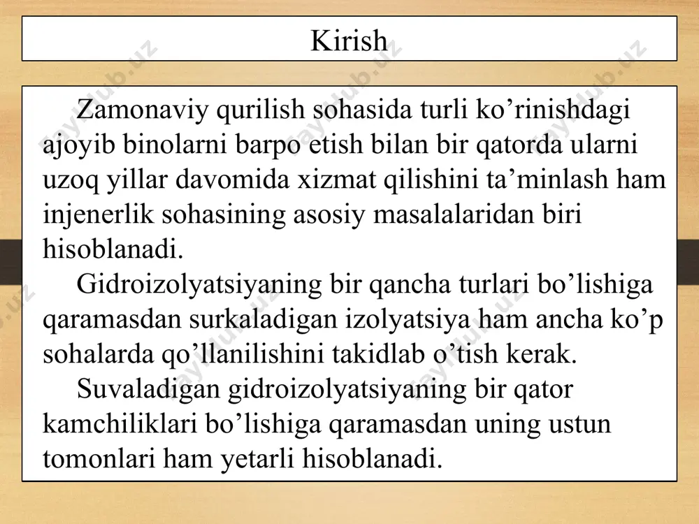 ki bo‘yash amalga oshiriladi. qurigan sirtga qaynoq yoki sovuq mo‘m bir necha qavat qilib suriladi (2-rasm). namdan himoyalashning surkaladigan texnologiyasi s d namdan himoyalashning surkaladigan texnologiyasi qaynoq mo‘m (saqich) – bitum yoki toshko‘mir mo‘mi bilan asbest qo‘shilgan peka qotishmasi. bitumli mo‘m qozonda 220 cgacha temperaturada, mo‘mli saqich esa – 150 c gacha temperaturada eritiladi. erigan mo‘m ish joyiga qopqoqli maxsus chelaklarda yoki maxsus nasoslar yordamida quvur yo‘llari orqali purkagichlarga keltiriladi. namdan muxofazalanayotgan sirtga mo‘m fibrali cho‘tkalar bilan qo‘lda surtiladi yoki purkagich yordamida kamida ikki qatlam qilib purkaladi. har bir qatlam qalinligi 2 mm dan kam bo‘lmasligi kerak. keyingi qatlam oldingisi qurib, qotganidan so‘ng suriladi. namdan himoyalashning surkaladigan texnologiyasi sovuq mo‘m –bu bitum emulsiyasining kauchuk lateksi va xlorli kalsiy yoki polimerlar (epoksid mo‘m va buyoq) bilan qorishmasidir. bitumli-lateksli gidroizolyatsiya vositasi muxofazalanayotgan sirtga purkash yo‘li bilan surtiladi. polimer bitum tayyorlangan quruq sirtga mo‘yqalam yoki purkagich pistolet yordamida 4-5 qatlam qilib, har bir …