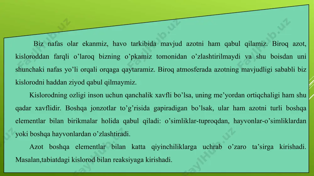 azotli o’g’itlar tuproqda o’z ta’sirini uzoq saqlamaydi. chunki ular tez eruvchan bo’lganligi uchun tuproqning chuqur qatlamlariga tushadi yoki yuvilib ketadi. bundan tashqari ularning ma’lum miqdori denitrifikatsiyaga uchraydi, ya’ni tuproq mikroorganizmlari tomonidan molekulyar azotga aylanib,havoga uchib ketadi. shuning uchun ham ularga nitrifikatsiya ingibitorlarini qo’shganda azot o’g’itlarining samaradorligi oshadi. e’tiboringiz uchun rahmat!!!