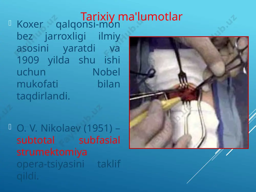 atiladi, kun davomida mehnatga layoqat pasayadi. asosiy modda almashinuv jaroyoni - 60% gacha ortadi. tireotoksikoz og‘irlik darajalari og‘ir daraja - markaziy nerv sistemasining o‘rtacha og‘ir-likdagi tireotoksikozga xos buzilishlari bilan bir qa-torda, mushak sistemasida keskin sustlik, yurak-qon tomir-lar sistemasidagi og‘ir buzilishlar, parenximatoz a'zo-larda distrofik o‘zgarishlar rivojlanadi. taxikardiya chuqurlashadi (1 daqiqada 120 zarbadan ortiq), aksariyat tomir urishida aritmiya, hamda yurak yetishmovchiligi yuzaga keladi. asosiy modda almashinuv - 60% va undan ko‘proqqa ortadi, bemor nihoyatda ozib, tanasining vazni keskin kamayadi. tireotoksikoz og‘irlik darajalari eng ogir asoratlaridan bu tireotoksicheskiy kriz (gipertireoid koma, bazedov komasi) xisoblanadi, bu xolat urta darajadagi tireotoksikozda xam rivojlanishi mumkin. uzok vakt davomida tireotoksikozni kompensatsiya bulmasligi, kb dagi operatsiyalar, kaysidir somatik kasalliklarni kushilishi kriz rivojlanishiga olib kelishi mumkin. tireotoksik kriz boshida tana xarorati kutarilishi va kuzgaluvchanlik kuzatilib, keyinchalik adinamiya, kungil aynash va kusish xisobiga suvsizlanish belgilari, akb ni tushib ketishi, xattoki bemor xushini yukotishi bilan xam ifodalanishi mumkin. tireotoksikoz asoratlari muolaja …