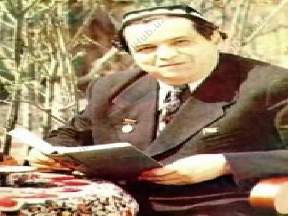 «tartyuf» dramalarini o‘zbek tiliga tarjima qilgan. 1968- yil 1-iyulda toshkentda vafot etgan. vafotidan so‘ng «buyuk xizmatlari uchun» ordeni bilan taqdirlangan (2001). uning asarlari “quyosh qoraymas” (1954) “ulug' yo'l” (1963) “qutlug' qon” (1940) “oltin vodiydan shabadalar” (1949) “navoiy” (1944) “bola alisher” (1967) “nur qidirib” (1955) na' matak nafis chayqladi bir tup na'matak yuksakda, shamolning belanchagida, quyoshga ko'tarib bir savat oq gul, viqor-la o'shshaygan qoya labida, nafis chayqaladi bir tup na'matak... mayin raqsiga hech qoniqmas ko'ngil, vahshiy toshlarga ham u berar fusun. so'nmaydi yuzida yorqin tabassum, yanoqlarni tutib oltin bo'sa-chun quyoshga tutadi bir savat oq gul! poyida yig'laydi kumush qor yum-yum... nafis chayqaladi bir tup na'matak... shamol injularini separ chashmadak, boshida bir savat oq yulduz-chechak, nozik salomlari naqadar ma'sum. tog'lar havosining feruzasidan mayin tovlanadi butun niholi, vahshiy qoyalarning ajib ijodi: yuksakda raqs etar bir tup na'matak, quyoshga bir savat gul tutib xursand! sozim uyg‘ongach umrning ilk bahori, soz bo‘ldi ko‘nglim samimiy yori. …