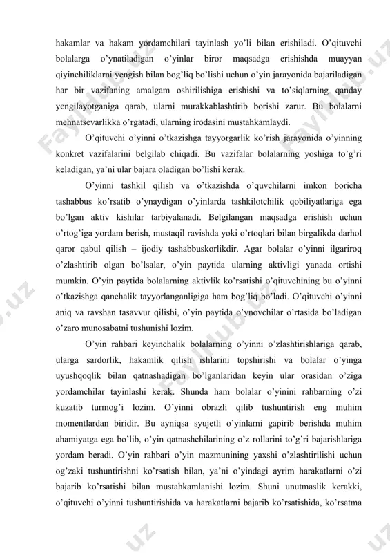 syujetli o’yinlarni gapirib berishda muhim ahamiyatga ega bo’lib, o’yin qatnashchilarining o’z rollarini to’g’ri bajarishlariga yordam beradi. o’yin rahbari o’yin mazmunining yaxshi o’zlashtirilishi uchun og’zaki tushuntirishni ko’rsatish bilan, ya’ni o’yindagi ayrim harakatlarni o’zi bajarib ko’rsatishi bilan mustahkamlanishi lozim. shuni unutmaslik kerakki, o’qituvchi o’yinni tushuntirishida va harakatlarni bajarib ko’rsatishida, ko’rsatma qo’llanmalardan foydalanishida o’yinning konkret vazifalarini nazarda tutishi zarur. masalan, bolalarga yangi o’yin o’rgatish, shu o’yin texnikasining ayrim elementlarini majbriy ravishda qayta ko’rsatish vaqtlarida o’yinning konkret vazifalarini nazarda tutish kerak. o’yinlarni rejalashtirishda ularning mazmuni va ular o’rtasida bir-biriga bog’liqlikni nazarda tutish, muayyan yoshdagi o’quvchilar jismoniy tarbiyasining asosiy vazifalariga asoslanish kerak. masalan, yangi orttirilayotgan bilim va malakalar ilgarigilari bilan bog’lab borilishi, ilgari orttirilgan bilim va malakalar esa yangilari bilan mustahkamlanib borilishi lozim. oldingi mashg’ulotlarda to’pni uzatish, ilib olish, o’ynatib olib yurish va savatga tashlash texnikasining asosiy elemenlari o’rganilgan deylik. mana shu bilim va malakalarni mustahkamlash maqsadida “to’p kapitanga” o’yinini yoki uch variantli “to’p o’yinlari”ni …