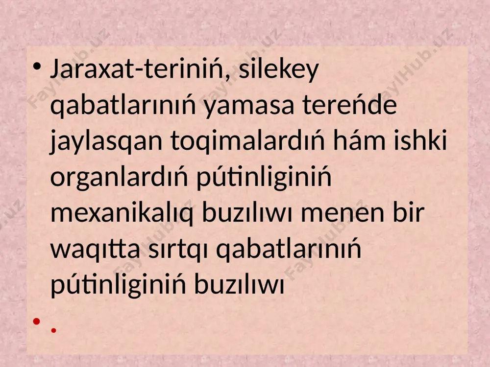 q, snaryad bólekleri hám t. b. oq jaraqatlarınıń jaraqatlawshı snaryadtıń joqarı kinetikalıq energiyasına ie bolǵan predmetler menen tásir etiwi nátiyjesinde payda boladı, bwl jaraqat kanalınıń quramalı formasın, jaraqatlanǵan zonanıń keńligin, mikroblardıń joqarı dárejede pataslanıwın keltirip shıǵaradı. atıw jaraqatında úsh ziyanlanıw zonası bar: 1. orayda jara kanalınıń zonası. 2. jaralıq kanal shetlerindegi toqımalar urılıwı hám birlemshi nekroz zonası. 3. molekulyar silkiniw yamasa múmkin bolǵan ekinshi nekroz zonası (toqimalardıń eziliw zonası dógereginde). основной отличительной особенностью их является различный объем разрушения тканевых элементов в момент ранения, расстройство крово- и лимфооттока и инервации в области краев раны. раны резаные, колотые и раны рубленные относят к ранам с малой зоной повреждения, т.к. расстройство кровотока, лимфообращения и инервации при такого рода повреждениях минимальны. к ранам с большой зоной повреждения относятся раны ушибленные, рваные, раздавленные, скальпированные, размозженные, укушенные и огнестрельные. все они характеризуются значительными расстройствами трофики в краях, обусловленными плохим кровообращением, нарушенным лимфотоком и инервацией, что осложняет …