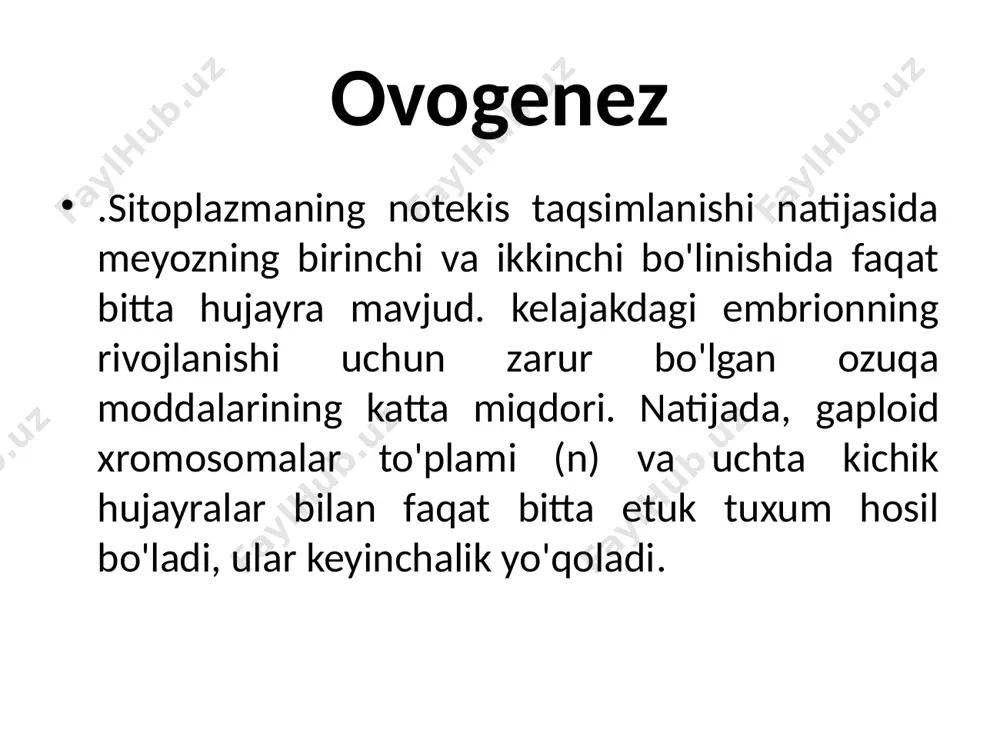 adar uning tuxumdonlarida yuz minglab 1-tartibli oositlar mavjud bo'lib, ular to'xtab qolgan, meyozning 1-fazasining diploten bosqichida - oogenezning birinchi blokida "muzlab qolgan". jinsiy balog'at davrida meyoz qayta boshlanadi: taxminan har oy jinsiy gormonlar ta'sirida oositlardan biri (kamdan-kam hollarda ikkita) meiozning 2 metafazasiga - oogenezning ikkinchi blokiga etadi. meiosis faqat urug'lanish sharti bilan oxirigacha borishi mumkin; urug'lanish sodir bo'lmasa, 2-tartibli oosit nobud bo'ladi va tanadan chiqariladi. tuxumlarning shakli odatda yumaloq bo'ladi. tuxumlarning kattaligi juda katta farq qiladi - bir necha o'nlab mikrometrdan bir necha santimetrgacha (odam tuxumi taxminan 120 mikron). tuxum hujayralarining strukturaviy xususiyatlariga quyidagilar kiradi: plazma membranasining tepasida joylashgan membranalarning mavjudligi va sitoplazmada ko'p yoki kamroq zaxira ozuqa moddalarining mavjudligi. tuxumlarning tuzilishi oziq moddalarning to'planishi tufayli tuxumlarda kutupluluk paydo bo'ladi. qarama-qarshi qutblar vegetativ va hayvon deyiladi. polarizatsiya hujayradagi yadroning joylashishi o'zgarishida (u hayvon qutbi tomon siljiydi), shuningdek sitoplazmatik qo'shimchalarning tarqalishida (ko'p tuxumlarda sarig'i miqdori hayvondan vegetativga ko'payadi) namoyon bo'ladi. qutb). …