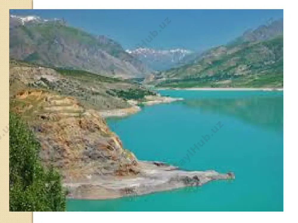 a daryolar toshganda sizib brogan suvidan to’yinib turadi. bunday ko’llar berk ko’llar hisoblanib, suvi sho’r ba’zilarining suvi yozda qurib qolib, tagida tuz cho’kib qoladi, ba’zilari botqoqli joyga aylanadi. bu turdagi ko’llar sirdaryo, amudaryo va zarafshon daryolarining vodiyalri bo’ylab joylashgan. tekislikda yana “efemer” yoki davriy tuzli ko’llar ham mavjud. bunday ko’llar kichik, sayoz bo’lib, yomg’ir jala tariqasida yog’ganda yoki bahorgi qorlar tez eriganda hosil bo’ladi, so’ngra yana qurib qoladi, ba’zan esa bir necha yillar suvga to’lmay qurib yotadi. o’zbekistonning tekislik qismida eski daryo o’zanlarida ko’llar ham mavjud. bunday ko’llar amudaryo, sirdaryo, zarafshon, qashqadaryo kabi daryolarning qaysi qismidagi qadimiy o’zanlaridada joylashgan. bu turdagi ko’llarining suvi agar daryodan tamomila, ajralmagan bo’lsa, chuchuk bo’ladi, agar daryodan ajralib qolsa, sho’r bo’ladi. bunday turdagi ko’llarning rejimi daryo rejimiga bog’liqdir. o’zbekiston hududining tekislik qismida so’ngi yillarda insonlar tomondan vujudga keltirilgan ko’llar soni ortib bormoqda. bu turdagi ko’llar ekin dalalaridan oqib chiqayotgan zovur suvlarini erkin ekiladigan maydondan tashqaridan …