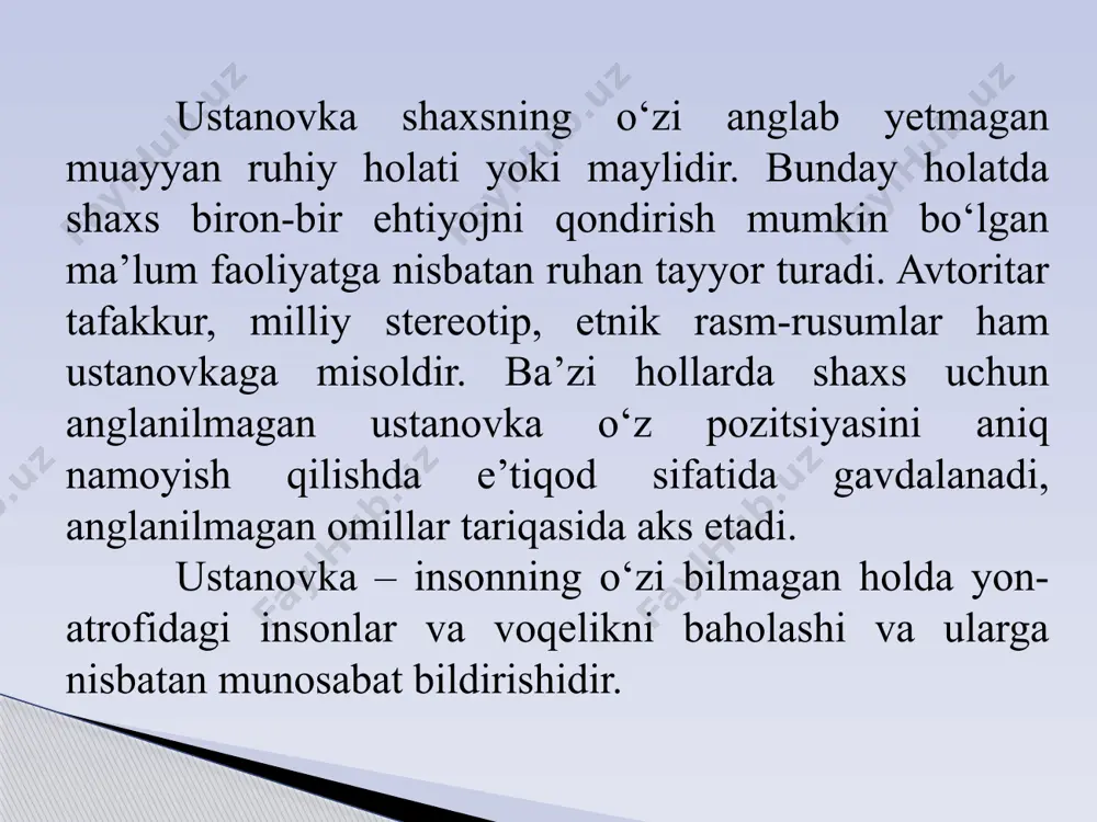 – qiyin yangi vaziyatlarga moslashish; barqarorlashtiruvchi funktsiyasi – o'zgaruvchan vaziyatlarda faoliyatning barqaror, izchil, maqsadli xususiyatini belgilaydi. j. godfroyga ko'ra sotsial ustanovkalarni shakllantirish bosqichlari:1) 12 yoshgacha ushbu davrda rivojlanayotgan qurilmalar ota-ona modellariga mos keladi; 2) 12 yoshdan 20 yoshgacha bo'lgan munosabatlar ijtimoiy rollarni o'zlashtirish bilan bog'liq bo'lgan aniqroq shaklga ega bo'ladi; 3) 20 yoshdan 30 yoshgacha-ijtimoiy munosabatlarning kristallanishi, ularning asosida juda barqaror ruhiy neoplazma bo'lgan e'tiqod tizimining shakllanishi mavjud; 4) 30 yoshdan boshlab – qurilmalar sezilarli barqarorlik, qat'iylik bilan ajralib turadi, o'zgarishlarga yomon ta'sir qiladi. 4. ustanovkalarning to‘rt bosqichli tizimi. rus olimi v.a.yadov o‘zining dispozitsion konsepsiyasini yaratib, unda ustanovkalarni to‘rt bosqich va to‘rt tizimli sifatida tasavvur qilgan: a) elementar ustanovkalar (set) – oddiy, elementar ehtiyojlar asosida ko‘pincha ongsiz tarzda hosil bo‘ladigan ustanovkalar. ularni o‘zgartirish uchun moddiy shartsharoitlarni va odamdagi ehtiyojlar tizimini o‘zgartirish kifoya. d.n.uznadze fikricha, bunday ustanovkalar eng sodda vaziyatlarda, oilaviy muhitning oddiy shartsharoitlarida shakllanadi. b) sotsial ustanovkalar (attitud) – sotsial …