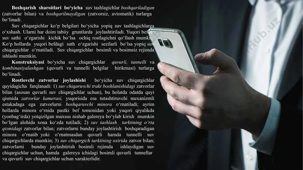 orqali to‘g‘on tanasiga ko‘prik yordamida yo‘l o‘tkaziladi. 12.5-rasm.suv tashlovchi to‘g‘on: 1-to‘g‘on o‘qi; 2-ko‘prik; 3-shpunt; 4-ponur; 5-suv urilma quduq; 6-teskari filtr; 7-risberma; 8-zatvor. 12.6-rasm. qirg‘oqda joylashgan ochiq suv tashlagich kirish qismlari: a-torayuvchi to‘g‘ri chiziqli ostonali vodosliv bilan; b-doirasimon shakldagi ostona bilan; v-tepasi egri-bugrili; g-ajratuvchi devorli tezoqar tepasi egri chiziqli;d-tepasi egri chiziqli torayuvchi va kuchaytirilgan g‘adir-budurli; g-labirintli (chalkash-chulkash) ostonali vodosliv bilan suv tashlash to‘g‘onning poydevor plitasi inshootning asosiy yuk ko‘tarish elementlaridan biridir. u asosan monolit betondan quriladi. poydevor uzunligi asoan uning ustiga joylashtiriladigan inshootlar uzunligiga tengdir. poydevor qalinligi konstruktiv qabul qilinadi, so‘ngra filtrasiya va statik hisoblar asosida aniqlashtiriladi. tashlama kanal tutashtiruvchi inshootga suv oqimini baravarlashtirib keltirish uchun xizmat qiladi. uning uzunligi suv tashlash trakti trassasining topografik sharoitlaridan kelib chiqqan holda aniqlanadi. kanal ko‘ndalang kesim yuzasi trapesiya shaklida bo‘lib, tubining kengligi inshoot kengligiga teng qilib olinadi. kanal tubi sath belgisi vodosliv ostonasi sath belgisidan pastda joylashtiriladi, chunki bu holda vodosliv keng ostonali vodosliv …