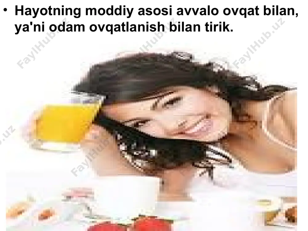 kasalliklarning oldini olishda muhim ahamiyatga ega. oqilona ovqatlanish quyidagi shartlarga bog’liq: 1) ovqat ratsionining tegishli quvvatiga; 2) ovqat ratsionining to’la sifatliligiga 3) to’g’ri ovqatlanish tartibiga; 4) oziq-ovqat mahsulotlarining yaxshi saqlanishi va hazm bo’lishiga imkon beradigan sharoitlarga 5) oziq-ovqat muhsulotlarini patogen organizmlar (mikroblar, mikroskopik zamburug’lar va boshqalar)dan zararlanmasligi va zaharli moddalar tushishidan ehtiyotlash uchun ularni ishlab chiqarishda, saqlashda va pishirishga tayyorlashda sanitariya qoidalariga amal qilishga. organizmning to’g’ri rivojlanishi uchun ovqat mahsulotlari tarkibida oqsil, yog’, uglevodlardan va mineral tuzlardan tashqari, vitaminlar bo’lishi kerak. organizmda vitaminlarning yetishmasligi oqibatida modda almashinuvining buzilishi, ya'ni gipovitaminoz va avitaminoz kasalliklari kelib chiqishi mumkin ortiqcha ovqat iste'mol qilish yoki kam ovqat yeyish organizmga salbiy ta'sir qiladi. . bular asosan semirib yoki ozib ketishga sabab bo’ladi. shu bilan birga bu yurak-tomir sistemasining ishiga yomon тa'sir qilib, moddalar almashuvining buzilishiga sabab bo’ladi. oqilona ovqatlanish deganda ovqatlanish madaniyatini kunlik ovqati tarkibidagi umumiy energiyaning (quvvatning) ehtiyojiga, asosiy oziq moddalar: oqsil, yog’, uglevodlar, …
