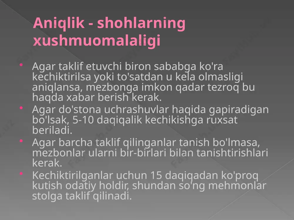 limon sharbati bilan iliq suv quyiladi va ustiga salfetkalar bilan qoplanadi. gargaraning mavjudligi suyaklardagi pulpaning ko'p qismini pichoq va vilkalar bilan olib tashlashingiz kerakligini anglatadi, so'ngra o'ng qo'lingizdagi suyakni olib, qolgan go'shtni nozik tarzda tugatishingiz kerak. suyak plastinka ustiga qo'yiladi va barmoqlar yuviladi va peçete bilan artiladi. shirinlik yarim suyuq shirinliklar (jele, kissellar, kremlar) va muzqaymoqlar maxsus vazalarda (piyolalarda) taqdim etiladi, ular kichik tekis plitalarga joylashtiriladi. bu shirinliklar bir choy qoshiq bilan iste'mol qilinadi. apelsinni quyidagi tarzda tozalash odatiy holdir. birinchidan, poyaning yon tomonidagi terini kesib oling. keyin vertikal kesmalar amalga oshiriladi. natijada, apelsin teridan "barglari" bilan gul kurtaklari kabi ko'rinishi kerak. qulupnay odatda vazalarda, kaltaklarni olib tashlaganidan keyin xizmat qiladi. bu berry shirin qoshiq bilan iste'mol qilinadi. gilos yoki shirin gilos oddiy tovoqdan o'ziga yoki qoshiq bilan yoki qo'llari bilan rezavorlarni sopi bilan ushlab ko'chiriladi. kek va pishiriqlar odatda pichoq va vilkalar bilan iste'mol qilinadi. istisnolar - qo'lda ushlab …