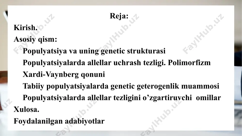 oskana va qatar arablari uchun umumiy bo'lgan klasterga tayinlangan (binafsha rangda). k =4 da shimoliy afrika ajdodlarining klinalari paydo bo'ladi (och ko'k rangda). k =6 da yaqin sharq (qatar) ajdodlarining qarama-qarshi klinalari paydo bo'ladi (yashil rangda). k =8 da tunis berberlari klaster sifatida ko'rinadi (to'q ko'k rangda). [15] individning genotipini populyatsiyalarning k diskret klasterlari orasidagi aralashma sifatida modellashtirish mumkin. [9] har bir klaster o'z genotiplarining chastotalari bilan belgilanadi va klasterning individ genotiplariga qo'shgan hissasi smetator orqali o'lchanadi . 2000 yilda jonatan k. pritchard bu nisbatlarni markov zanjiri monte-karlo orqali baholash uchun tuzilish algoritmini taqdim etdi , dirichlet taqsimoti bilan har bir lokusda allel chastotalarini modellashtirdi . [11] o'shandan beri algoritmlar (masalan, admixture) boshqa baholash usullaridan foydalangan holda ishlab chiqildi. [12] [13] taxminiy nisbatlarni shtrixli chizmalar yordamida koʻrsatish mumkin — har bir shtrix individni ifodalaydi va k populyatsiyalaridan biridan boʻlgan individning genetik ajdodi ulushini ifodalash uchun boʻlinadi . [9] turli xil …