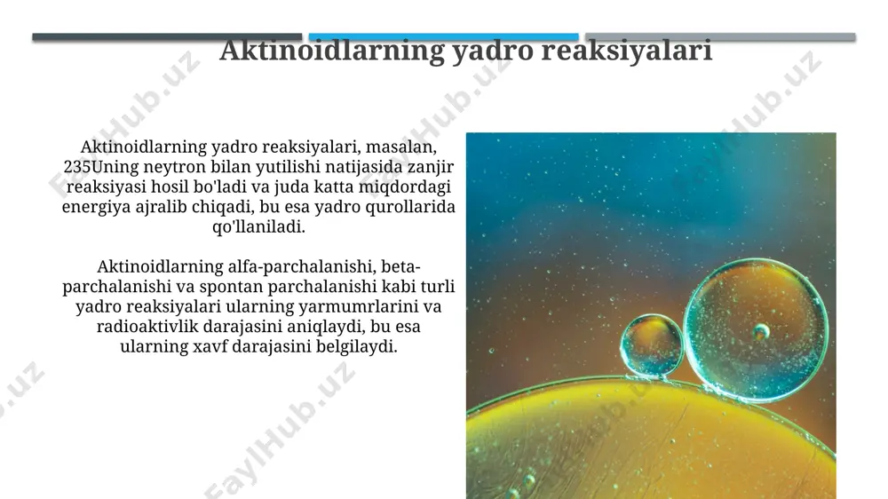 i hosil boʻlishi, masalan, uran-235 ning neytron bilan yutilishi natijasida uran-236 ning hosil boʻlishi va keyinchalik boʻlinishi, yadro fizikasi va radiokimyoning asosiy qismidir. radioaktivlikning o'lchovlari radioaktivlikning o'lchov birliklari becquerel (bq) va curie (ci) hisoblanadi, bunda 1 ci 3,7 × 10¹⁰ bq ga teng keladi. bu o'lchovlar radioaktiv moddaning bir sekundda parchalanish sonini aks ettiradi. yarim parchalanish davri - radioaktiv moddaning yarmidan ko'pining parchalanishi uchun zarur bo'lgan vaqt. masalan, karbon-14 ning yarim parchalanish davri 5730 yilni tashkil etadi. aktinoidlarning xossalari aktinoidlarning elektron konfiguratsiyalari 5f va 7s orbitallarini qamrab oladi, bu ularning kimyoviy xossalarining murakkabligi va o'zgaruvchan oksidlanish darajalariga (masalan, +3 dan +7 gacha) ega bo'lishini belgilaydi. aktinoidlarning ko'pchiligi yuqori zichlikka ega bo'lib, ularning atom massalari yuqori va atom radiuslari nisbatan kichik. masalan, plutoniyning zichligi 19,8 g/sm³ ga etadi. transuran elementlarining xossalari ushbu elementlarning kimyoviy xossalari lantanoidlarnikiga o'xshaydi, ammo ularning 5f elektron qobig'ining to'ldirilishi tufayli elektron konfiguratsiyasi va oksidlanish darajasi ancha murakkab. …