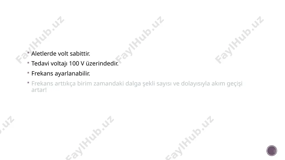 an galvano-faradik akımlardır. i̇ki sinüzoidal akım üstüste bindirilerek elde edilir. i̇kinci akım birinci akımın tersi yönündedir. i̇zoelektrik çizgi altında kalan akımlar süzülür ve yalnızca üstte kalan akımlar kullanılır. birinci dalga sabittir ikinci dalganın şiddeti iniş çıkışlıdır. i̇niş çıkışlar hızlı olursa stimüle edici, yavaş olursa hiperemik etki fazladır. di̇adi̇nami̇k akim çeşi̇tleri̇- di̇faz fi̇kse 50hz lik alternatif akımdır. diğer diadinamik akımlardan önce kullanılır. sempatik ganglionlar üzerindeki uygulamalarda kullanılır. hasta iğnelenme duyumu alır. kontraksiyon görülmez. frekansı 100 hz >>1000msn/10msn 2-3 dk uygulanır. di̇adi̇nami̇k akim çeşi̇tleri̇- monofaz fi̇kse 50 hz’lik alternatif akımın yarım dalga rektifikasyonudur. konnektif dokunun stimülasyonunda, df uygulamasından sonra ağrılı spazm durumlarında kullanılır. hasta df ye göre daha kuvvetli vibrasyon duyumu alır. kontraksiyon görülmez. di̇adi̇nami̇k akim çeşi̇tleri̇- kurt peryot df ve mf akımların sırasıyla birbirini izlemesidir. non-spazm ağrılı durumlarda , trofik bozukluklarda, travmatik durumlarda kullanılır. 1sn df >>>>>1 sn mf şeklinde di̇adi̇nami̇k akim çeşi̇tleri̇-long peryot mf akım çeşidi ikinici bir mf akım …
