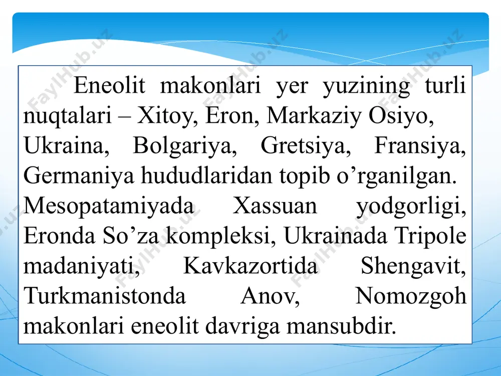 шлоқлар барпо этиш хос бўлиб, айримларининг атрофи юпқа девор билан ўраб олинган (муллалитепа, ясситепа). аҳоли уй-жойлари қишлоқ кўчалари бўйлаб олдиндан пухта ўйланган аниқ режага бўйича қурилган. сўнгги энеолит. нмз iii босқичида манзилгоҳларнинг ҳудуди кенгайиб, умумий майдони 20 гектаргача (номозгоҳтепа, олтинтепа, қоратепа) йирик ўтроқчилик марказлари пайдо бўлган. бундай манзилгоҳларда 20 га яқин хоналардан ташкил топган йирик уй-жойлар, диний-ғоявий ва ишлаб чиқариш иншоотларидан иборат иморатлар қурилган. сўнгги энеолит даври манзилгоҳлардаги (геоксюр 1) кўп хонали уйларининг айримларида алоҳида хоналар ажралиб туради. уларнинг айримларида тутатқи солиб қўйиш учун мўлжалланган буюмлар ва одамнинг куйган суяклари учрайди. бундай хоналарни тадқиқотчи олимлар катта патриархал оилага тегишли кичик ибодатхона бўлиши мумкинлигини тахмин қилган. жанубий туркманистон территориясида ҳозирги кунларгача энеолит замонига мансуб 32 та қадимги маконтепа маълум. уларнинг асосий қисми ашхободга яқин жойда ва геоксюр воҳасидан (қуйи мурғоб ва тажон дарёлари орасида) топиб текширилди. геоксюр воҳаси 8 та қадимги қишлоқдан иборат. эне­олит даврида улар ўтроқлик водий-районига айланган ва геоксюртепа …