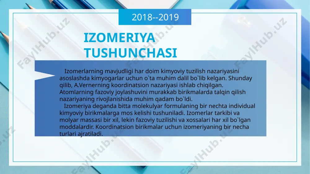 omeriasi(tuz izomeriyasi). izomeriyaning bu turi turli donor atomlari orqali bog`lanish hosil qila oladigan ligandlarning mavjudligi bilan bog`liq. bunday ligandlarni noma`lum deb atashadi (lotincha ambi - aylana, atrofida). izomerizmning bu turi birinchi marta yorgensen tomonidan kashf etilgan. u qizil va sariq izomerlarni [co(nh3)5(no2)]cl2 ni oldi va ularning birinchisida no2– ligand kislorod atomi orqali, ikkinchisida esa azot atomi orqali koordinatsiyalandi. qizdirilganda qizil kompleksning molekulalararo qayta tuzilishi natijasida uning sariq izomeri hosil bo`ladi: bog`lar izomeriyasi tiosiyanat komplekslarida uchraydi. ma`lum izotiyosiyanat kompleksi [co(nh3)5ncs]ci2 va izomerik birikma [co(nh3)5scn] cl2. ikkala izomerning ham tuzilishi rentgen strukturaviy tahlil bilan tasdiqlangan va ularni juda ishonchli deb hisoblash mumkin. palladiy (ii) ning tetrafeniletilenifosfin [pd(ph)2p (c2h4)p(ph)2(scn)2] bilan koordinatsion birikmasi diqqatga sazovordir, bunda tiosiyanat anionlari ikkala usul bilan ham koordinatsiyalanadi. 2018--2019 04 gidrat izomeriya, transformatsion izomeriya solvat (gidrat) isomeriyasi. solvat izomeriyasi neytral erituvchi molekulalarini (suvni) koordinatsion birikmalarning ichki va tashqi sferalari o`rtasida qayta taqsimlanishidan iborat. gidratlangan xrom (iii) xloridning uchta izomerini …