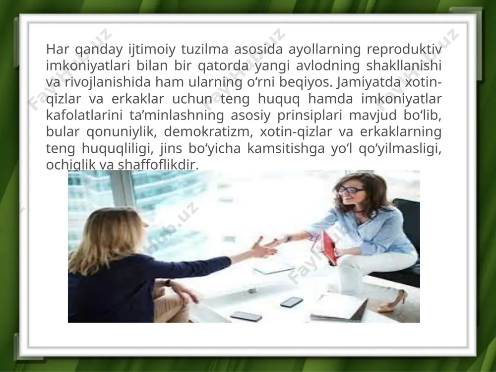 san, o‘zbekiston respublikasi konstitutsiyasining 46-moddasida «xotin-qizlar va erkaklar teng huquqlidirlar» deb belgilanganligi mamlakatimizda gender tenglikni ta’minlash, xotin-qizlarning jamiyat va davlat boshqaruvidagi rolini oshirish borasidagi tizimli islohotlar uchun bosh huquqiy asos bo‘lib xizmat qilmoqda. e’tirof etish kerak, so‘nggi yillarda xotin-qizlarning huquq va qonuniy manfaatlarini ta’minlash, ularning jamiyatdagi rolini kuchaytirish, oila institutini qo‘llab-quvvatlashga qaratilgan kompleks chora-tadbirlarni amalga oshirish ishlari yangi sifat bosqichiga ko‘tarildi. o‘zbekiston xotin-qizlarni har qanday kamsitish va tahqirlashlardan himoya qiladigan barcha asosiy xalqaro hujjatlarga qo‘shildi. bunda «onalikni muhofaza qilish to‘g‘risida»gi jeneva konvensiyasi, «xotin-qizlarning siyosiy huquqlari to‘g‘risida»gi hamda «xotin-qizlar huquqlari kamsitilishining barcha shakllariga barham berish to‘g‘risida»gi nyu-york konvensiyalari, «birlashgan millatlar tashkilotining transmilliy uyushgan jinoyatchilikka qarshi konvensiyasini to‘ldiruvchi odam savdosining, ayniqsa, ayollar va bolalar savdosining oldini olish hamda unga chek qo‘yish va uning uchun jazolash haqidagi» bayonnomasi kabi xalqaro hujjatlarni misol qilib keltirish mumkin. ayollarni qo‘llab-quvvatlash masalalarida davlat rahbarining bevosita tashabbusi bilan 30 dan ortiq farmon va qarorlar hamda hukumat qarorlari qabul …