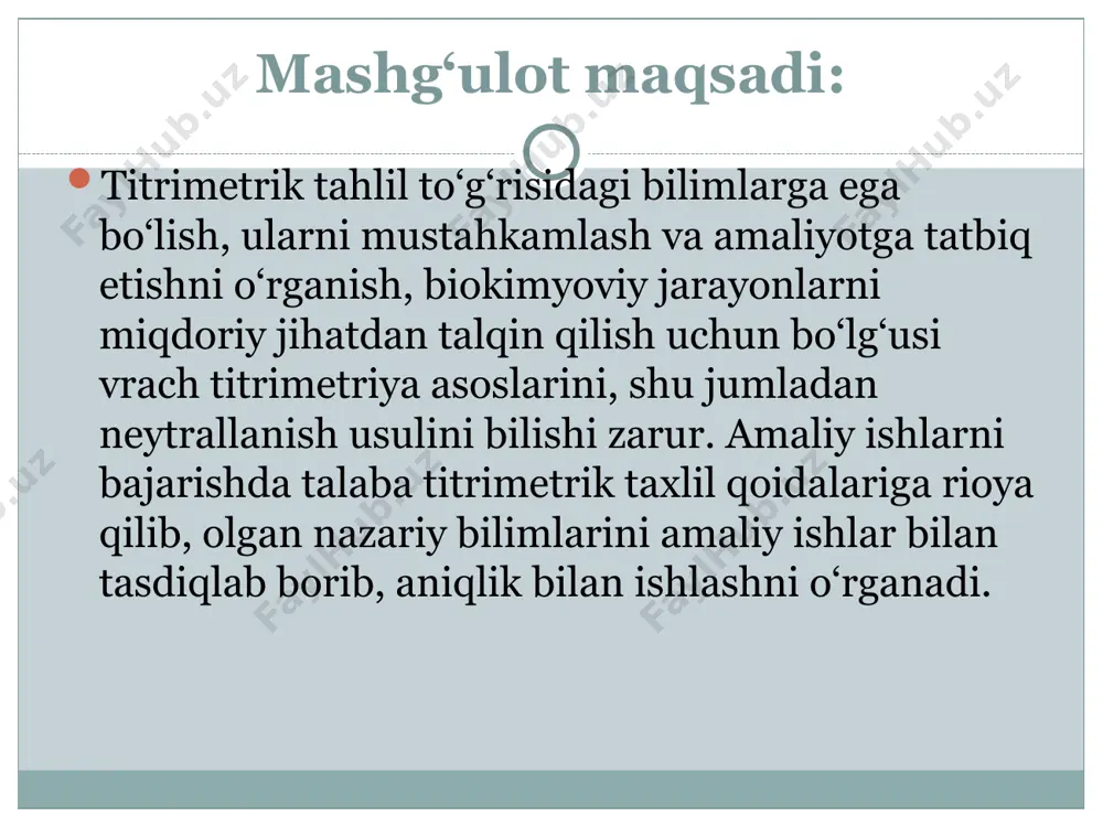 yechish atamalar indikatorlar nazariyasi neytrallanish usulida kimeviy reaksiyaning oxiri (ekvivalent nuktasi) kislota-asosli indikatorlar yordamida aniklanadi. indikatorlar kuchsiz kislota yoki kuchsiz asos xossasiga ega bulib, ularning molekula xolatidagi rangi, ion xolatidagi rangidan fark kiladi. agar xar kanday indikator kislotani shartli ravishda hjnd bilan, uning anionlarini esa jnd- bilan belgilasak, bunday indikatorlarning suvdagi eritmasida kuyidagi muvozanat vujudga keladi: hjnd h+ + jnd- indikator tuz gidrolizidan keyingi rn muxiti bо‘yicha tanlanadi indikatorlarni rang о‘zgarishi titrlash jarayoni va titrlash uchun zarur bо‘lgan jixozlar byuretka bilan ishlash 1. shtativ 2. byuretka 3. titrlovchi kolba оксидиметрия усулининг асослари оксидиметрия усули титриметрик тахлилнинг оксидланиш-қайтарилиш реакцияларига асосланувчи усулидир. ишчи эритманинг табиатига кўра оксидиметрия усуллари перманганатометрия, хроматометрия, йодометрияларга бўлинади. перманганатометрия усулида эквивалент нуқтада ишчи эритма сифатида қўшилган бир томчи калий перманганат эритмаси текширилаётган эритмани пушти рангга бўяйди. бу усулда kmno4 эритмаси индикатор вазифасини бажаради. текширилаётган эритманинг табиатига кўра тўғри ва тескари титрлаш фарқланади. тўғри титрлаш учун текширилаётган эритмага оксидловчининг …