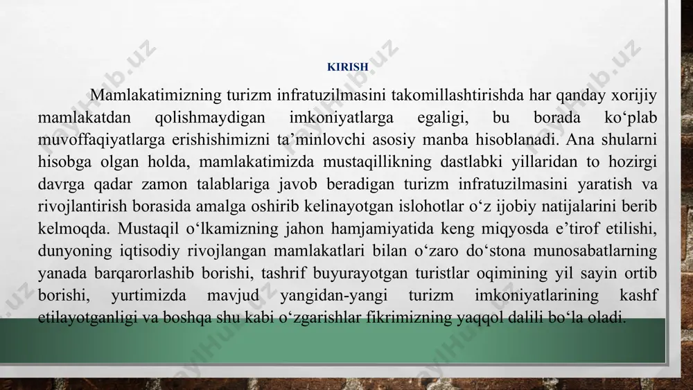 kuchaytirishi mumkin. savdoni liberallashtirish globallashgan bozorlarda yangi texnologiyalardan butundunyo miqyosida foydalanish imkonini berdi. transport va axborot texnologiyalarining rivojlanishi bilan ijtimoiy globallashuv sayyohlarni qidirish xarajatlarini kamaytirishi va xalqaro sayohatni yanada qulayroq va qulayroq qilishi mumkin. har bir tanganing ikki tomoni bor. globallashuv raqobatbardoshlikni rag‘batlantiradi va bir nechta manfaatdor tomonlarning bozorga kirishini osonlashtirish orqali turizm sanoati uchun yanada murakkab muhit yaratadi va ba’zi salbiy oqibatlarga olib kelishi mumkin. globallashuv mamlakatlar ortasida turizmning notekis rivojlanishini kuchaytirishi va tadqiqotlar shuni ko‘rsatadiki, globallashuv sharoitida rivojlanayotgan mamlakatlarni rivojlangan davlatlarga qaramligini oshirishi mumkin. globallashuvning turizm industriyasiga tasiri ba’zida turizmning jadal rivojlanishi atrof- muhitning buzilishiga olib kelishi mumkin. turizm faolligi oshgani sayin, xalqaro tashrif buyuruvchilar tomonidan iste’mol qilinadigan turizm xizmatlari, masalan, transport, turar joy, ovqatlanish, ko‘ngil ochar va hokazolar ko‘proq energiya sarfini va ko‘proq ifloslanishni keltirib chiqaradi, masalan, havo va yer usti suvlarining ifloslanishi, shovqin va tuproq ifloslanishi.ammo shuni ta’kidlash kerakki , sayyohlarga xizmat ko‘rsatishga qaratilgan mohir turizm …