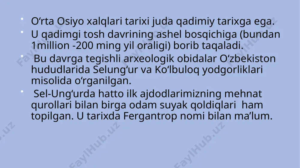 sug‘dliklar va baqtriyaliklar deyarli bir xil tarzda kiyim kiyganlar: belbog‘li ko‘ylak, boshlarida do‘ppiga o‘xshash bosh kiyim. sug‘dliklar uzun tor ishton, baqtriyaliklar baland qo‘njli uchi yuqoriga ko‘tarilgan etik kiyib, cholvorni unga tiqib qo‘yganlar. tasvirda o‘rta osiyodagi qabilalarning barchasi soqolli va belida akinak bilan aks ettirilgan. sug‘dliklar va baqtriyaliklarning soqoli boshqalarga nisbatan uzunroq qilib tasvirlangan. sug‘dliklarning ozodlikni qadrlashi va o‘z mustaqilliklarini har narsadan ustun qo‘yishlarini kvint kursiy rufning quyidagi xabari ham tasdiqlaydi: “sug‘dliklardan asirga tushgan 30ta baquvvat, sog‘lom zodagonlarni podsho oldiga olib kelishdi; ular tarjimonlar orqali podsho buyrug‘i bilan o‘limga hukm qilinganliklari haqida bilib olishdi, shunda ular quvnoq qo‘shiq va ajabtovur harakatli o‘yinlari bilan o‘zlarining ruhan juda kuchli ekanliklarini ko‘rsatdilar. podsho, ularning o‘limni kutib olishdagi mardonavor turishi va ularning mardligidan hayron qoldi, ularni qaytarishga farmon berdi. ulardan nima uchun o‘limdan oldin bunchalik xursandligini so‘radi. ular javob berdi, agar ularni boshqa odam o‘limga hukm qilganda qayg‘urishar ekan, lekin barcha qabilalarni o‘ziga bo‘ysundirgan buyuk …