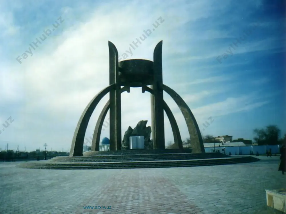 ). оила бошлиғи (nmanopati), уруғ оқсоқоли, яъни бошлиғи (vispati), жамоа бошлиғи (zantupati), вилоят, мамлакат ҳукмдори (dainhupati) каби ижтимоий терминлар ҳам аниқланган. давлатчилик тарихи учун энг муҳим термин бўлган, «миҳр яшт»даги вилоятлар бирлашмаси «dainhusasti» термини давлатчилик тарихи учун қимматли ҳисобланади. www.arxiv.uz www.arxiv.uz “авесто” ва археология «авесто» жамоасининг синфий характерини белгиловчи «vira» ёки «vaesa» терминларини и.м. дьяконов уй хизматкори, қул деб тушунса, в.м. массон оиланинг, жамоанинг кичик аъзоси деб билади. зардуштийлик урф - одатлари бўйича «насасса»ларни ҳам жамиятнинг қуйи табақа аъзоларига қўшиш мумкин. улар мурда билан боғлиқ барча маросимларни бажаришган. унда суғорма деҳқончиликнинг бўлганлигини тасдиқловчи, яъни каналлар қазилганлиги тўғрисидаги маълумотларни ҳам ўқиса бўлади. шимолий бақтриядаги энг қадимги канал ҳам кучук i даврига тўғри келади. бу бандихон канали. www.arxiv.uz www.arxiv.uz “авесто” ва археология «авесто»да ҳунармандчиликнинг яна бир тури - темирчиликнинг ва умуман темирнинг кашф этилганлиги тўғрисида аниқ маълумотлар бўлмаса - да, «кичик авесто»даги «ayah» сўзини в. гейгер “темир” деб ўқиган бўлса, а. бартоломэ …