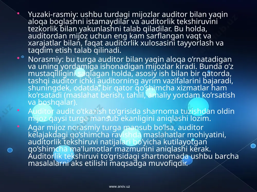 gdek, auditor yordamchflar qo’shimcha ma'lumotni hisobga olish va ushbu ma'lumotni auditor va boshqa auditor yordamchflariga etkazish lozimligini tushunayotganliklariga ishonch hosil qflishi kerak. mijoz biznesini bflishlikdan samaradorlik bilan foydalanish maqsadida auditor ushbu bilim umuman moliyaviy hisobotga qanday ta'sir ko’rsatayotganini va moliyaviy hisobotdagi tasdiqlar auditor tomonidan mijoz biznesi to’grisida olgan bilimlariga muvofiqugini ko’rib chiqishi lozim. www.arxiv.uz www.arxiv.uz auditorlik tekshiruvini o’tkazish to’grisidagi shartnoma "mijoz-auditor" o’zaro munosabatlarini chegaralab beruvchi rasmiy hujjat hisoblanadi va umumiy jihatlari man tadbirkorlik faoliyatida qo’uaniladigan shartnomalardan farq qilmaydi. bu hujjat, boshqa shartnomalar kabi, tomonlaming, ya'ni shartnoma ishtirokcmarining, bu erda buyurtmachi-mijoz va ijrochi-auditor, o’zaro keusmgan manfaatlarini huquqiy tomondan tartibga soladi. www.arxiv.uz www.arxiv.uz shuning bilan bir qatorda, auditorlik tekshiruvini o’tkazish to’grisidagi shartnoma tadbirkorlikda qo’llaniladigan boshqa shartnomalardan muhim farqlari ham mavjud - bu, birinchi navbatda, shartnoma tuzish vaqtida oshkorasiz holda uchinchi tomon (moliyaviy hisobot ma'lumotlaridan foydalanuvchilar) manfaatlarini hisobga olishdir. zero, amalda, agar tekshiruv sifatsiz o’tkazilganligi natijasida zarar etkazilsa, auditor nafaqat mijoz oldida, balki …