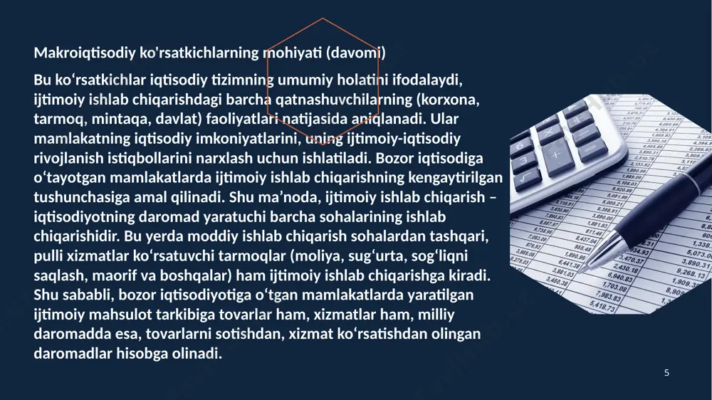 va xizmatlar ustida gap boradi. shuning uchun ham milliy ishlab chiqarish hajmini va tarkibini ifodalashda qiymat ko‘rsatkichlardan foydalaniladi. bu ko‘rsatkichlar ikki miqdor yordamida aniqlanadi: - ishlab chiqarishning natural shakldagi hajmi; - narxlar darajasi. 12 amaliyotda milliy hisobchilik tizimida narxlarning ikki ko‘rinishi qo‘llaniladi: - joriy yoki haqiqiy narxlar; - o‘zgarmas yoki solishtirma bazis narxlar. joriy yoki amaldagi narxlar yil mobaynida mahsulot ishlab chiqarish va uning iste’moli o‘rtasidagi bog‘liqlikni aniqlashda qo‘llaniladi hamda takror ishlab chiqarishning moliyaviy qiymat jihatlarini aks ettiradi. lekin joriy narxlardan ishlab chiqarishni ma’lum bir vaqt davomida tahlil qilish uchun foydalanish maqsadga muvofiq emas. chunki ularni xar qanday oshishi yoki pasayishi yalpi ichki mahsulot va milliy daromadning hajmiga bevosita ta’sir etib, iqtisodiyotning haqiqiy ahvolini buzib ko‘rsatadi. milliy iqtisodiyotning rivojlanishiga haqqoniy baho berish uchun o‘zgarmas narxlardan foydalaniladi. ### o'zgarmas yoki solishtirma narxlar o'zgarmas yoki solishtirma narxlar asos qilib olingan biror bir yildagi mahsulotlarning narxi bo'lib, tahlil qilinayotgan davr uchun ishlab chiqarish …