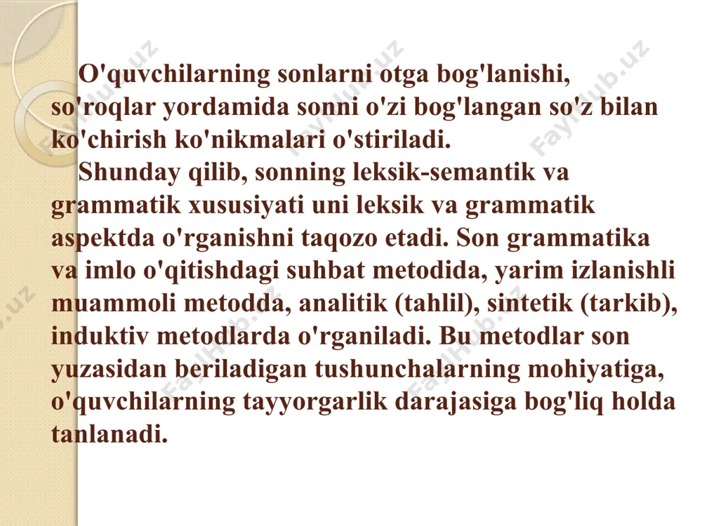 , sakkiz, o'ttiz), sonlarning gramm, kilogramm, metr, litr) so'zlari bilan qo'llanishi yangi bilim sifatida o'rgatiladi. sonning 3-bosqichda o'rganilgan grammatik xususiyatlari bu bosqichda asosan mustahkamlanadi. metodik ishlar mazmuni shu vazifalarni bajarishga qarab belgilanadi. gap yoki matnni o'rganishda, chiziqchalar o'rniga mos sonlarni qo'yib o'qish, gap tuzishda maqollar, topishmoq; matn tuzishda ertaklardan foydalanish tavsiya etiladi. masalan: _______ о ‘lchab,________ kes. _______ yigitga _______ hunar oz. ____ ketib, ________ qoldi. bir mayizni_____ bo ‘lib yemoq. pak-pakana bo ‘yi bor,______ qavat to ‘ni bor va hokazo. sonlarni miqdor bildiruvchi so'zlar bilan almashtirish: 100 ta — ancha ko'p, 2 ta — kam, oz. ularni ifodalashdagi farqni aniqlatish: ikki raqam bilan yoziladi, kam, oz so'zlarini raqam bilan yozib bo`lmaydi. sonlarning imlosiga doir mashqlarda raqamlarni harflar bilan ifodalash (2, 7, 8, 9, 11 — ikki...: 2+ov, 7+ala, 6+ov; 10 gramm, 100 so'm, o'n so'm...), harflar bilan yozilgan sonlarni raqamlar bilan (arab va rim) ifodalash (yetti o'quvchi, beshinchi sinf, …